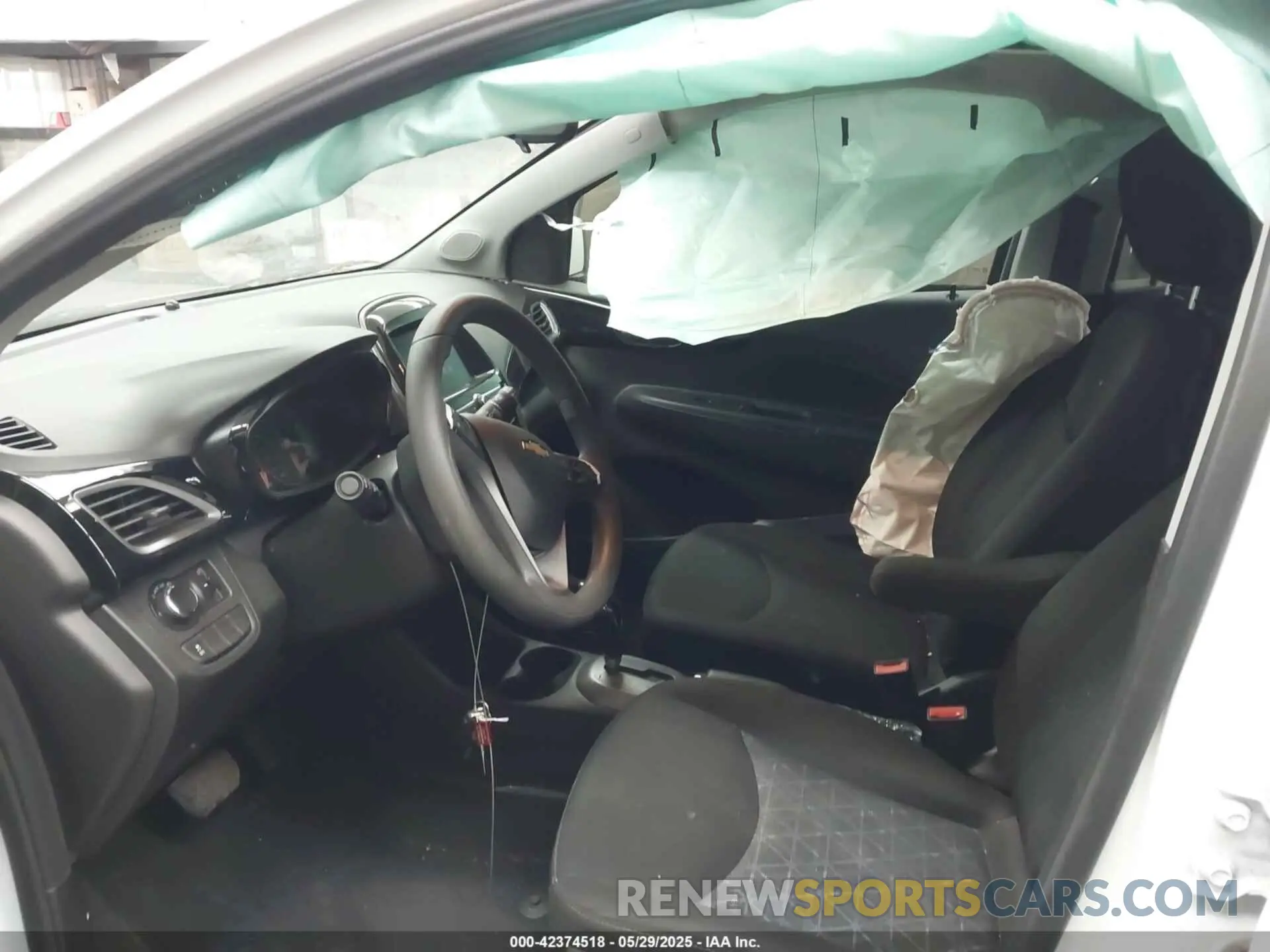 5 Photograph of a damaged car KL8CD6SA7KC736714 CHEVROLET SPARK 2019