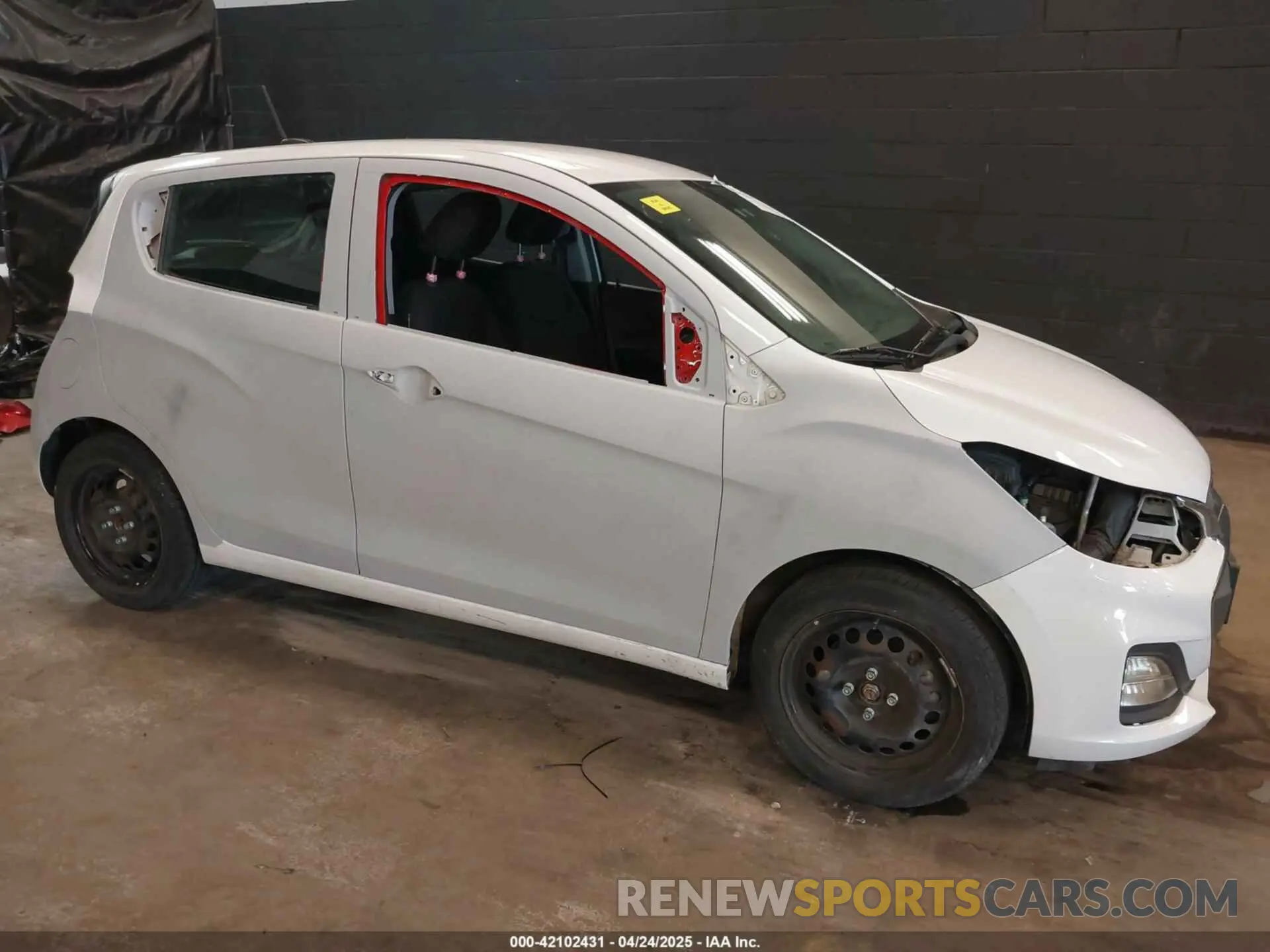 6 Photograph of a damaged car KL8CB6SA0LC423561 CHEVROLET SPARK 2020