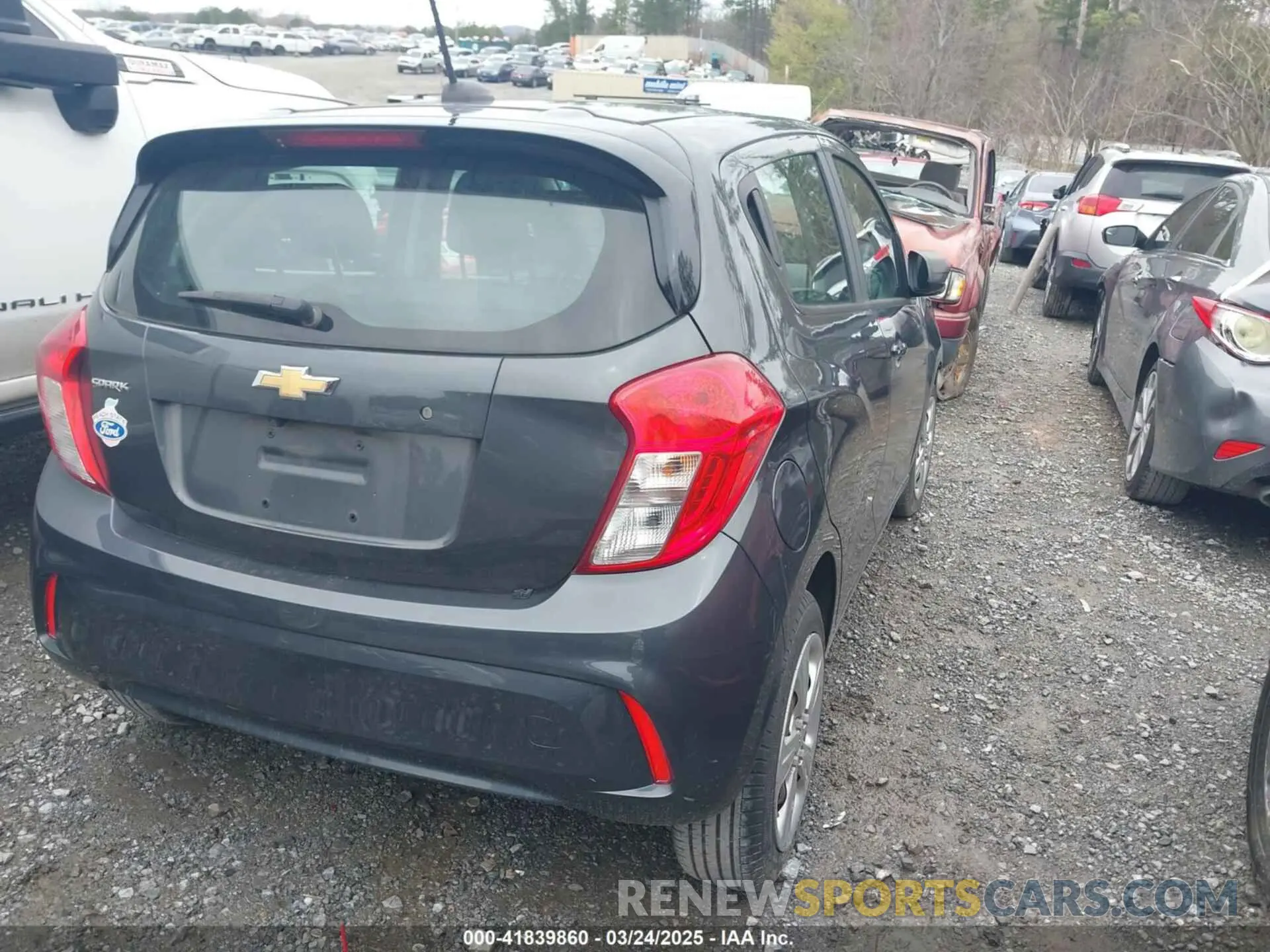4 Photograph of a damaged car KL8CB6SA0LC429358 CHEVROLET SPARK 2020