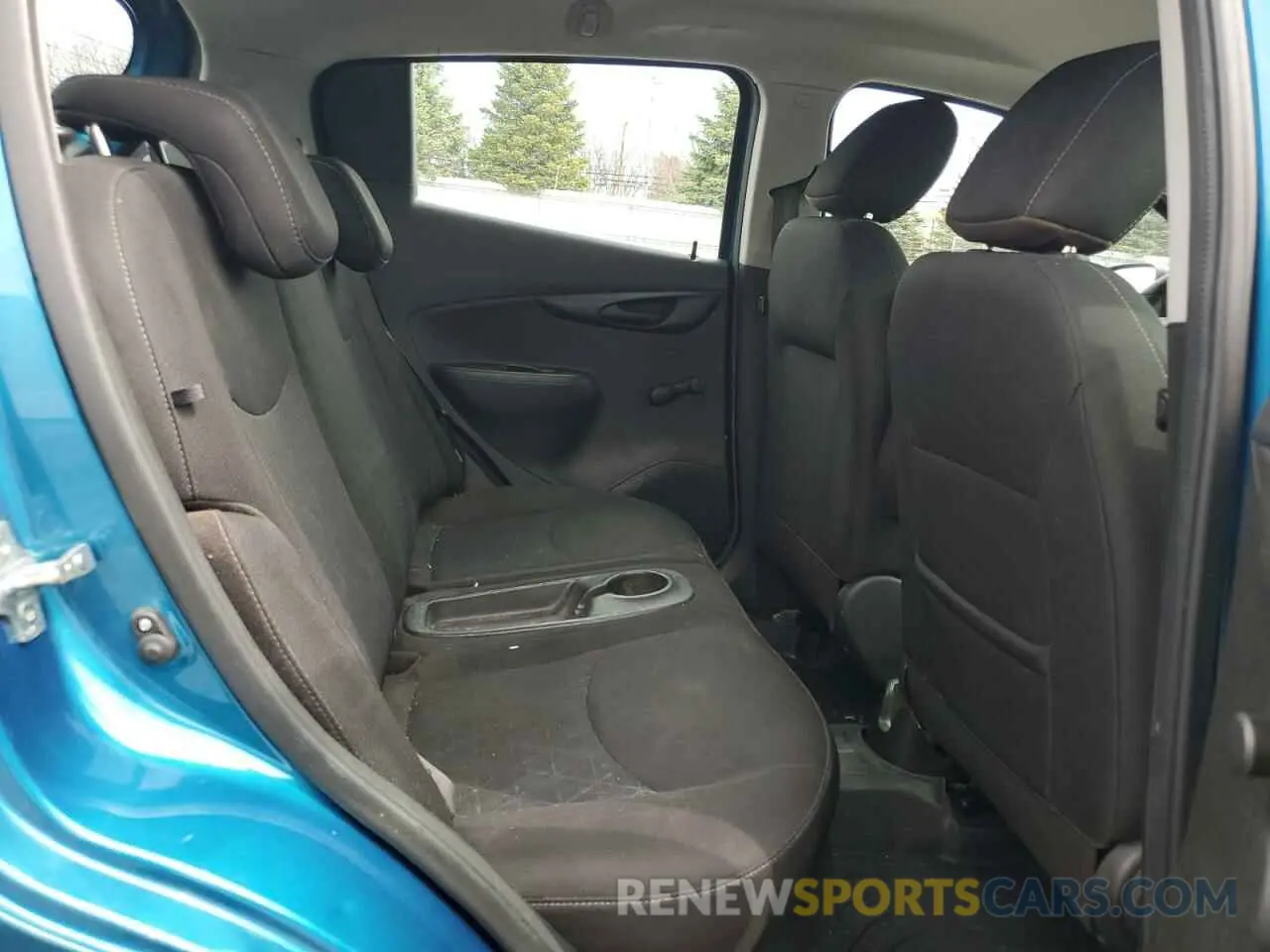10 Photograph of a damaged car KL8CB6SA1LC413203 CHEVROLET SPARK 2020