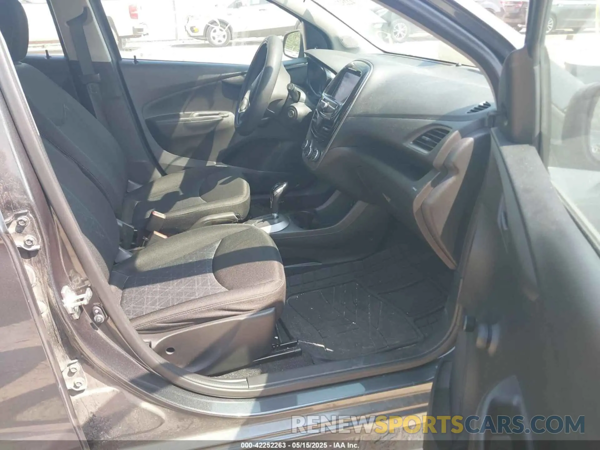 5 Photograph of a damaged car KL8CB6SA1LC479136 CHEVROLET SPARK 2020