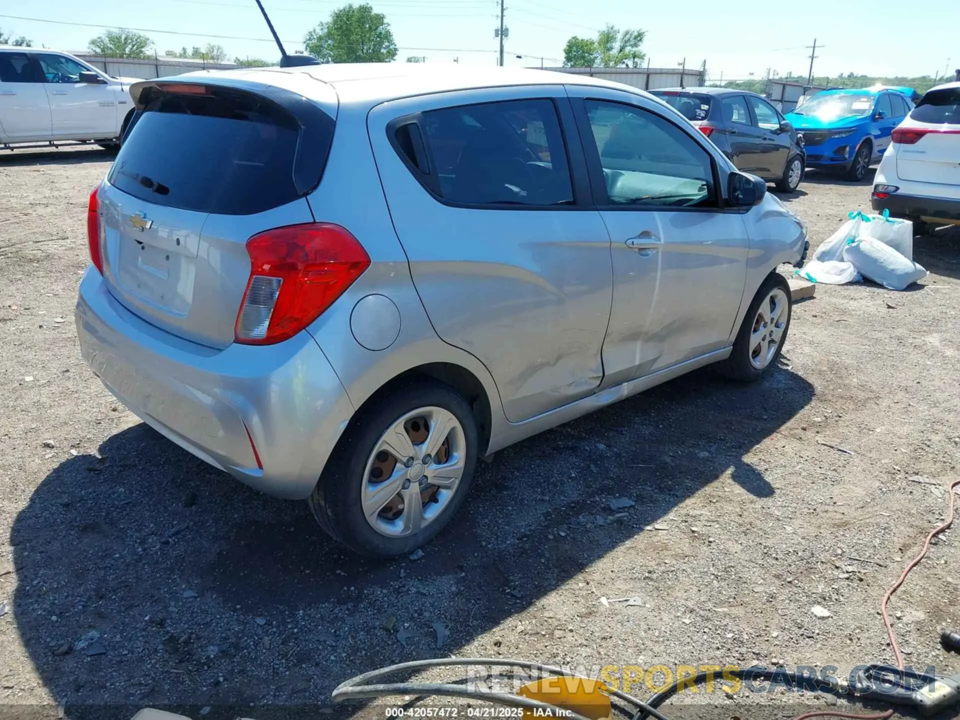 4 Photograph of a damaged car KL8CB6SA2LC410102 CHEVROLET SPARK 2020