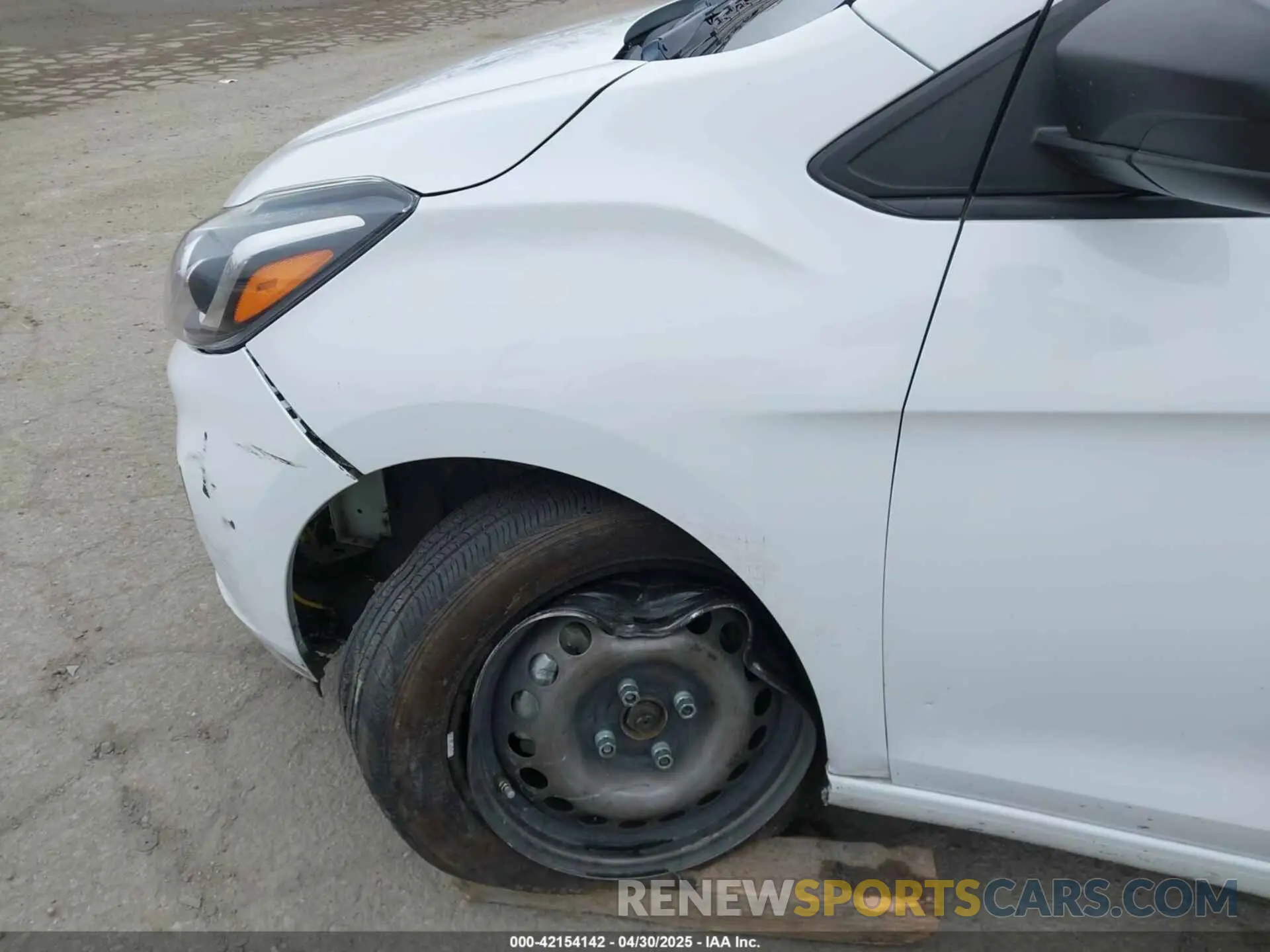 17 Photograph of a damaged car KL8CB6SA4LC403264 CHEVROLET SPARK 2020