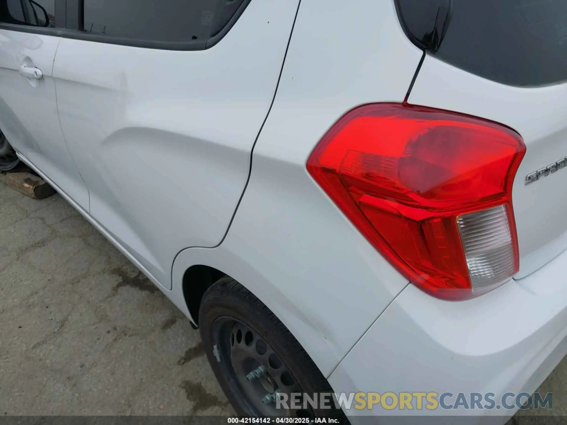 18 Photograph of a damaged car KL8CB6SA4LC403264 CHEVROLET SPARK 2020