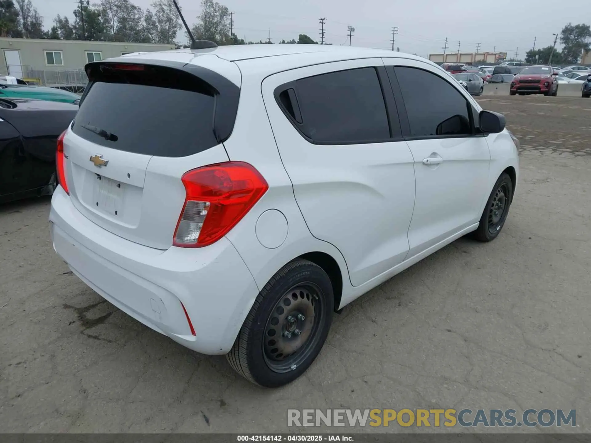 4 Photograph of a damaged car KL8CB6SA4LC403264 CHEVROLET SPARK 2020