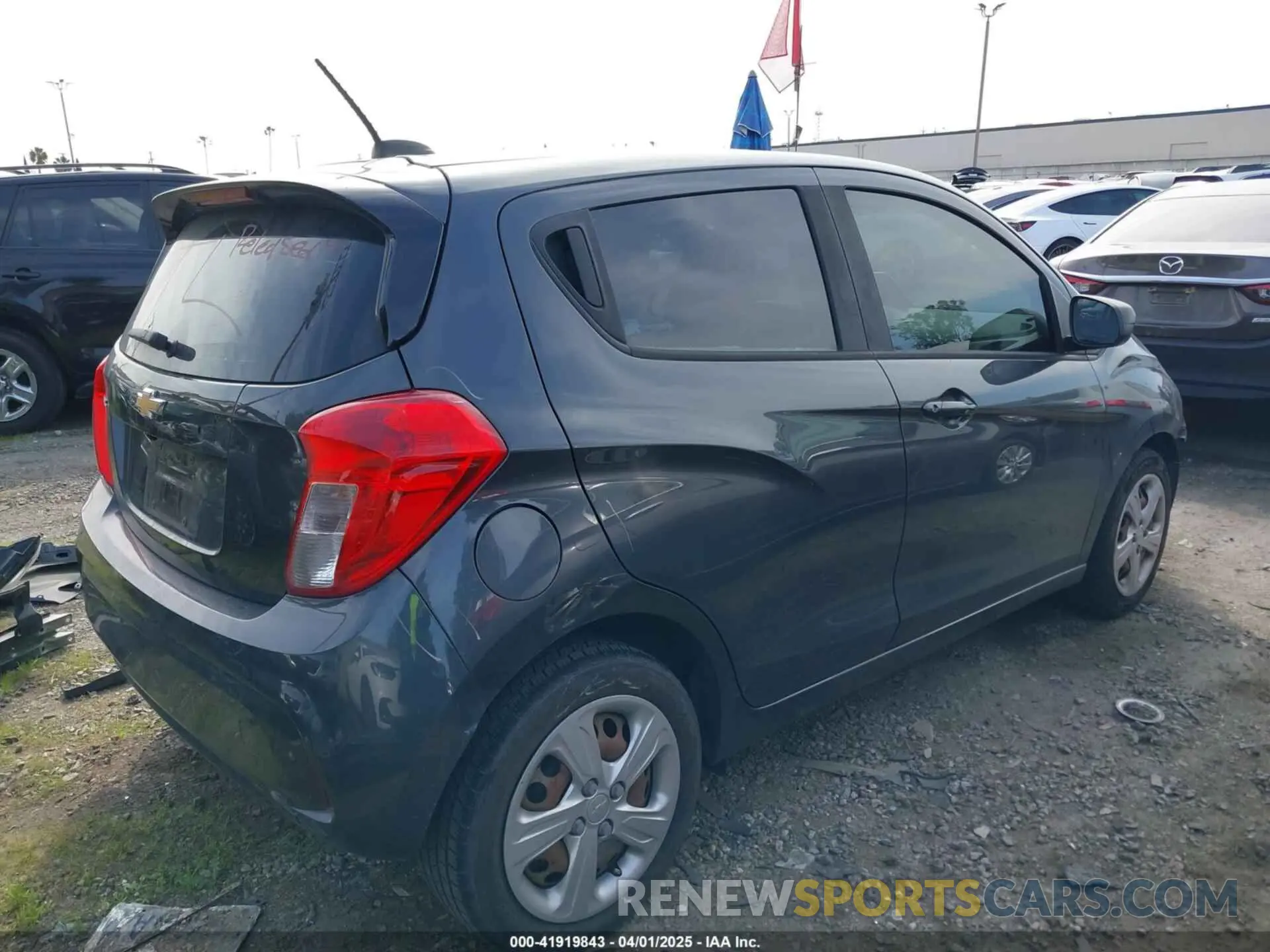 4 Photograph of a damaged car KL8CB6SA5LC429503 CHEVROLET SPARK 2020