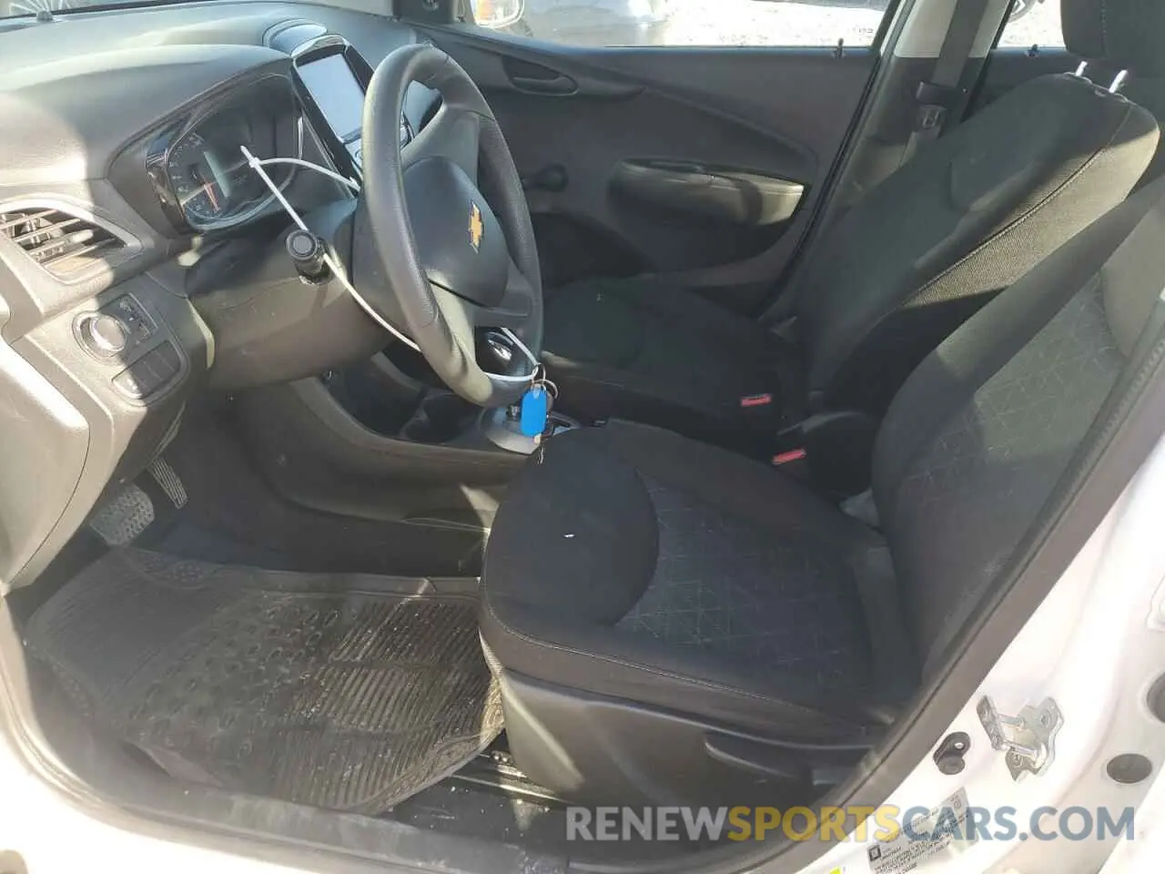 7 Photograph of a damaged car KL8CB6SA5LC464980 CHEVROLET SPARK 2020