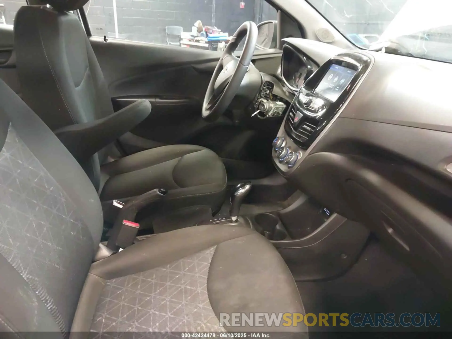 5 Photograph of a damaged car KL8CB6SA8LC420939 CHEVROLET SPARK 2020