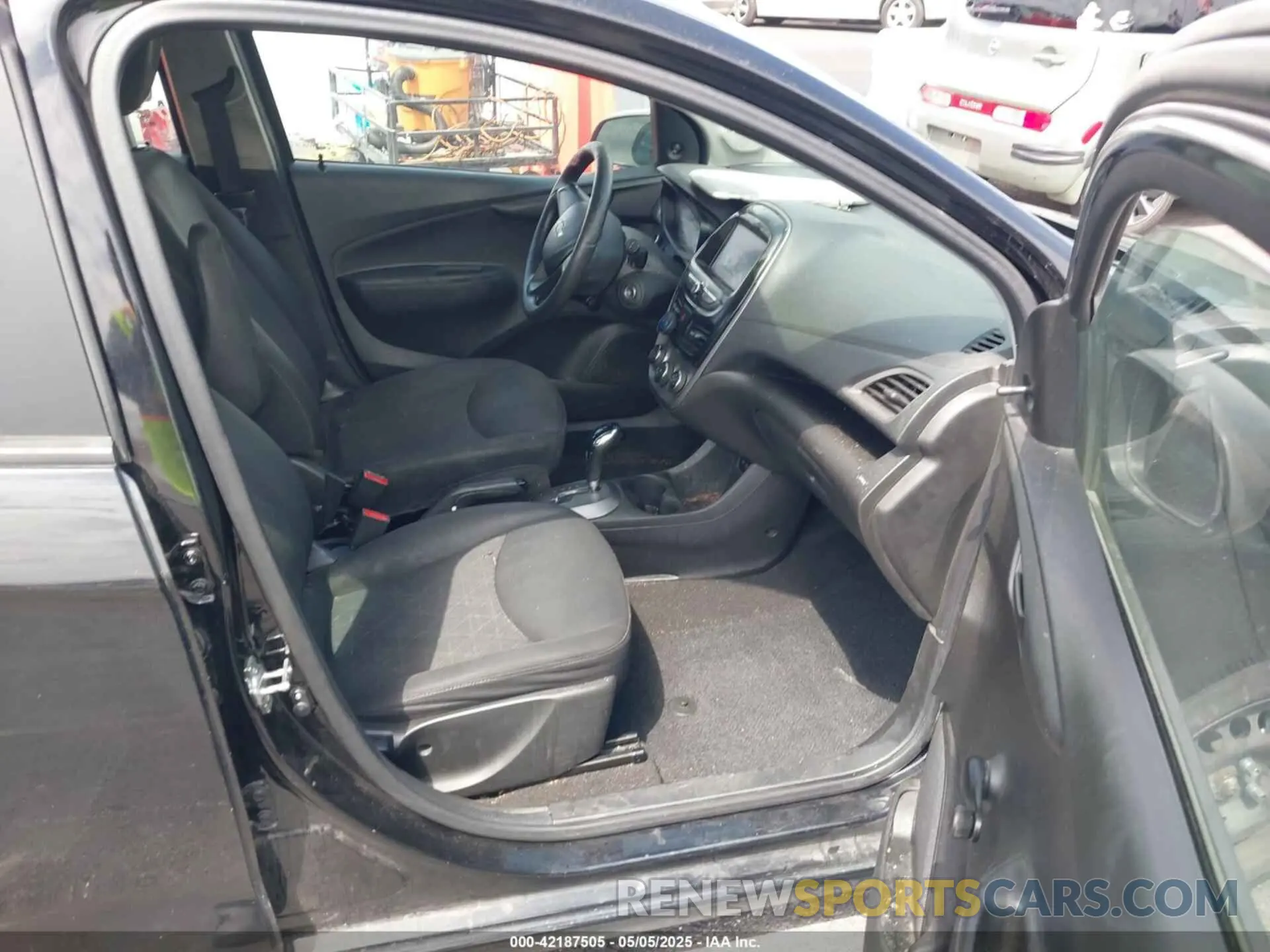 5 Photograph of a damaged car KL8CB6SA8LC456999 CHEVROLET SPARK 2020