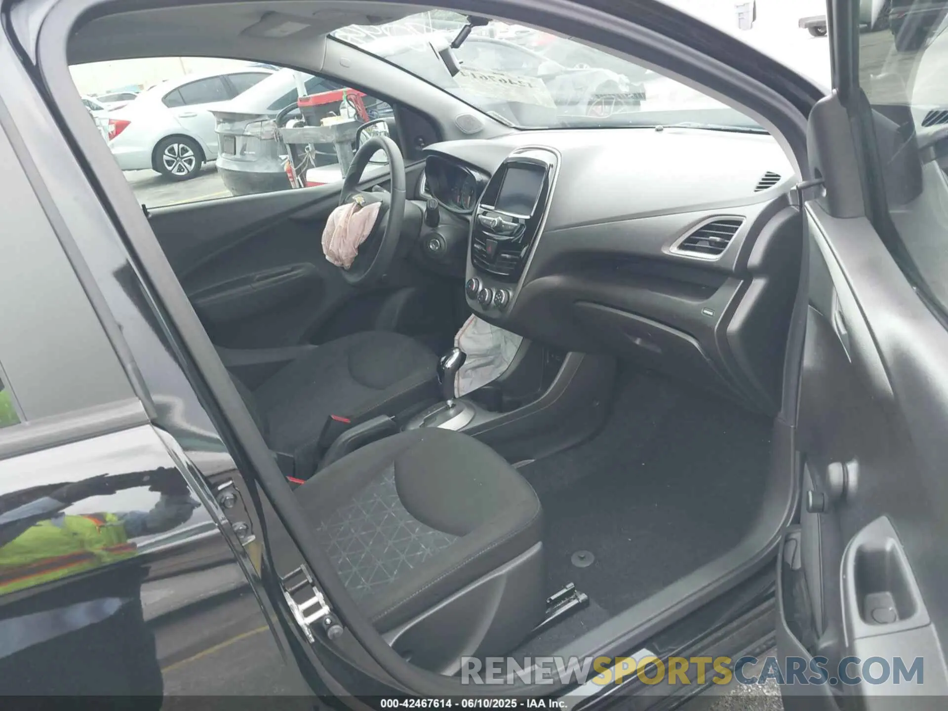 5 Photograph of a damaged car KL8CB6SA8LC479098 CHEVROLET SPARK 2020