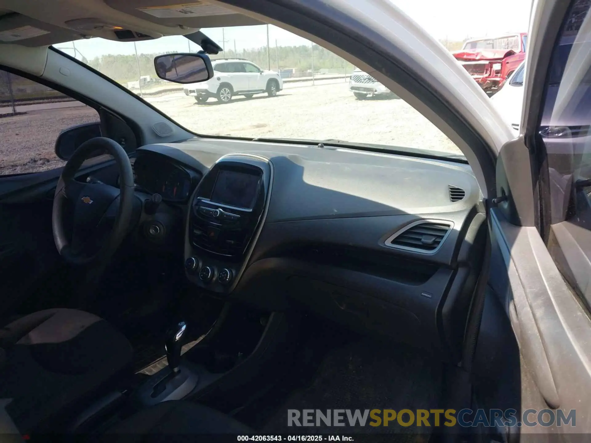 5 Photograph of a damaged car KL8CB6SA9LC427611 CHEVROLET SPARK 2020