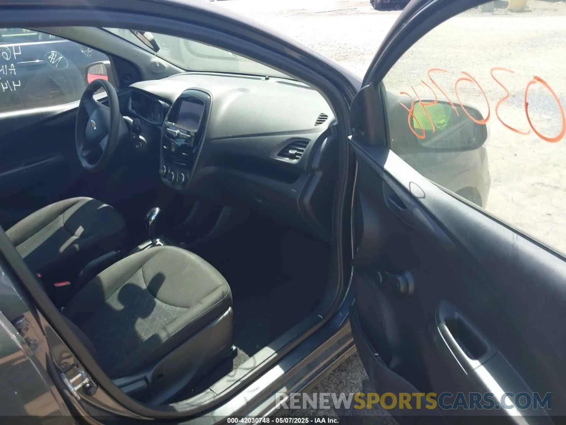 5 Photograph of a damaged car KL8CB6SA9LC468918 CHEVROLET SPARK 2020