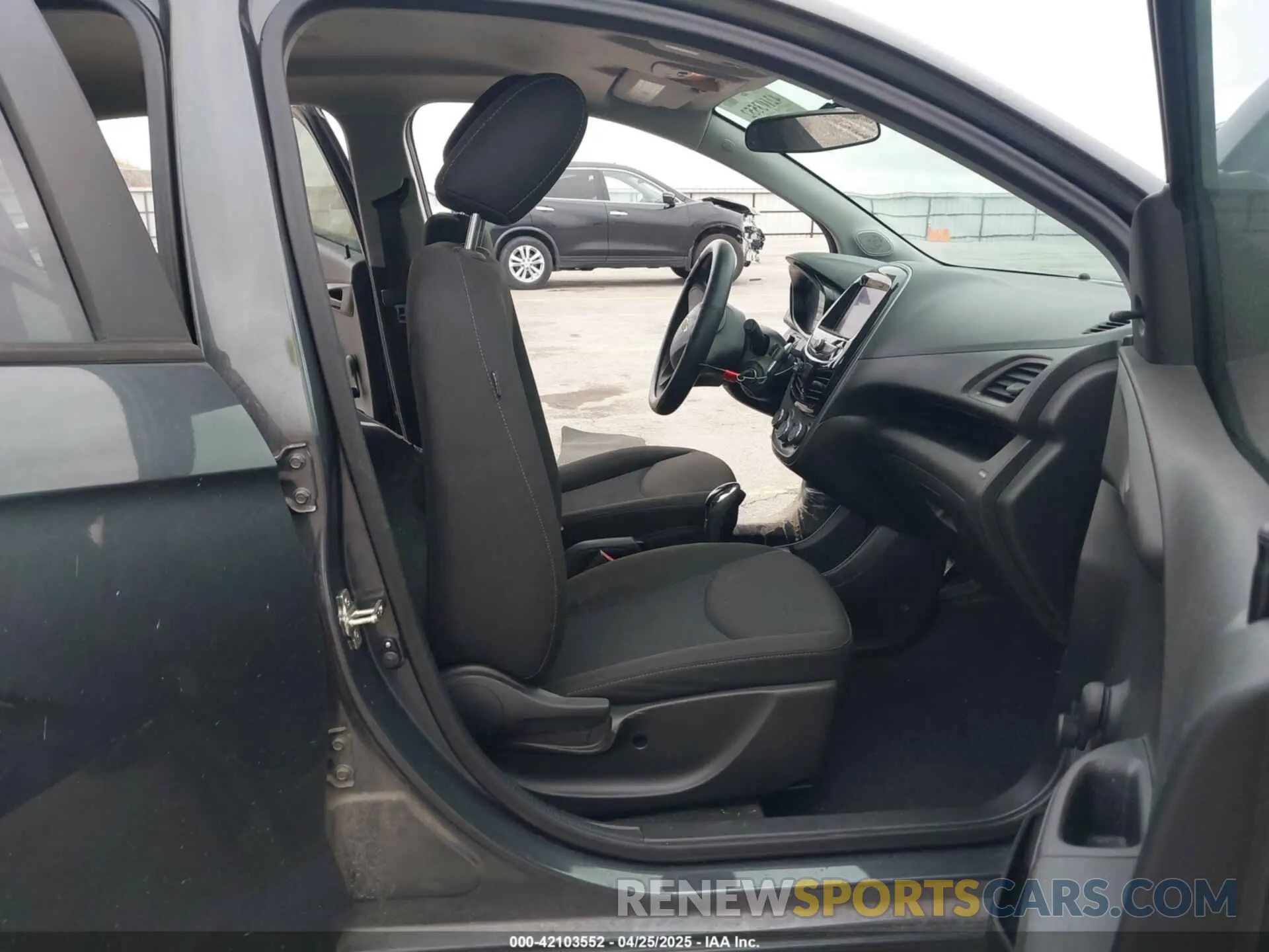 5 Photograph of a damaged car KL8CB6SA9LC473908 CHEVROLET SPARK 2020