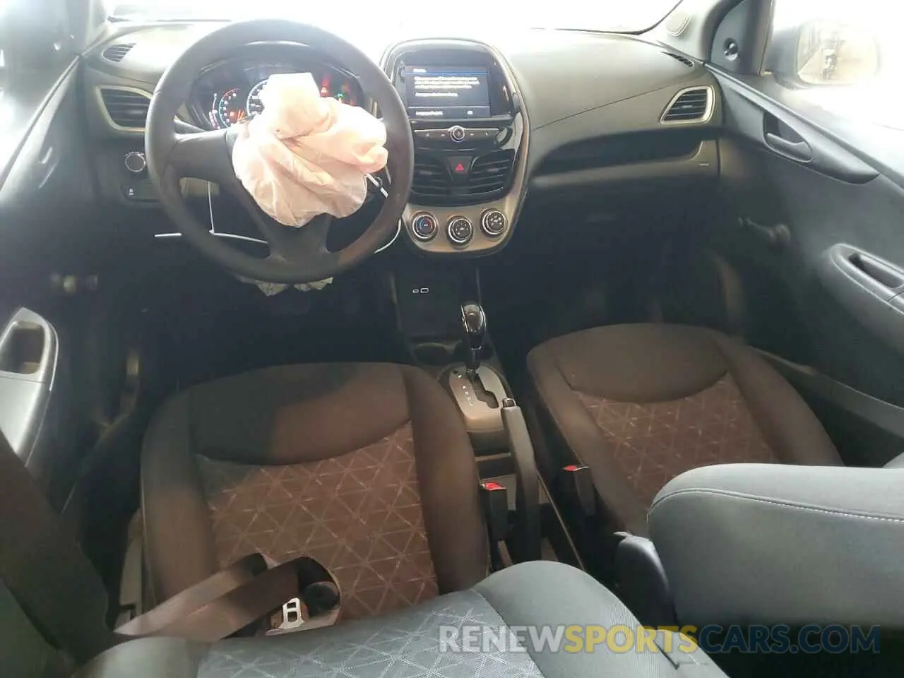 8 Photograph of a damaged car KL8CB6SA9LC476940 CHEVROLET SPARK 2020