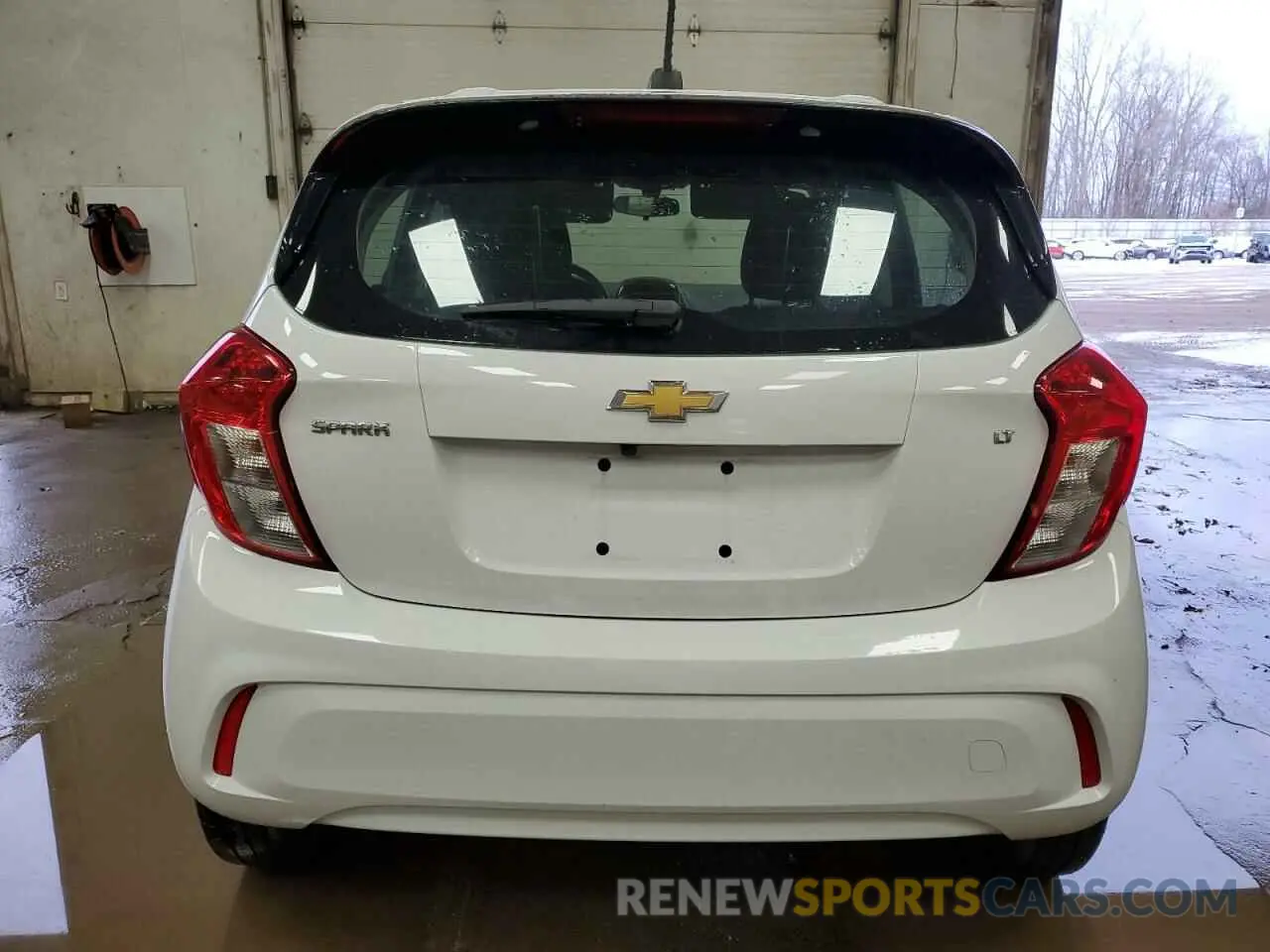 6 Photograph of a damaged car KL8CD6SA0LC447286 CHEVROLET SPARK 2020