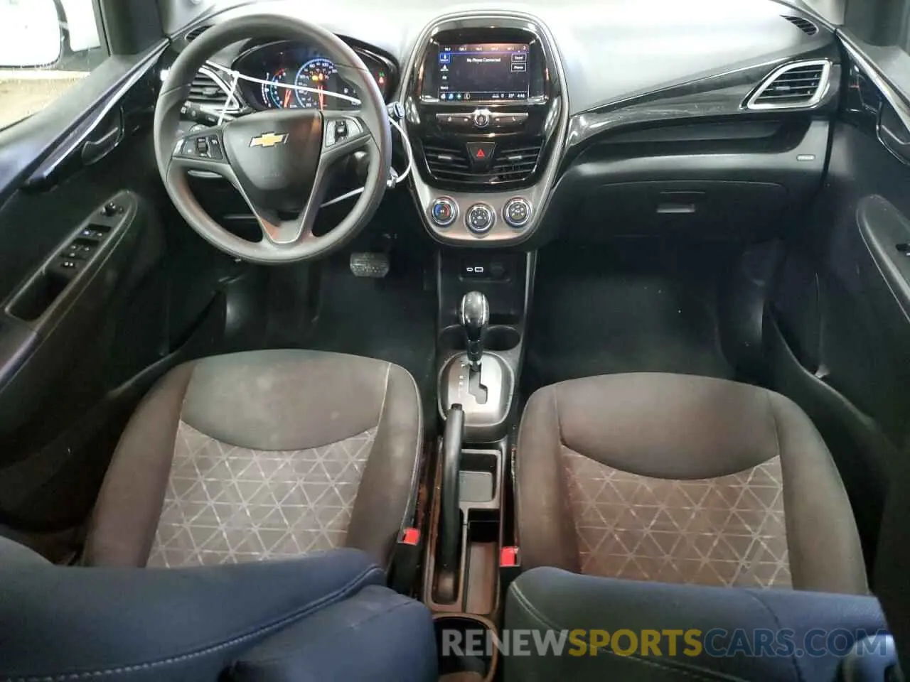 8 Photograph of a damaged car KL8CD6SA0LC447286 CHEVROLET SPARK 2020
