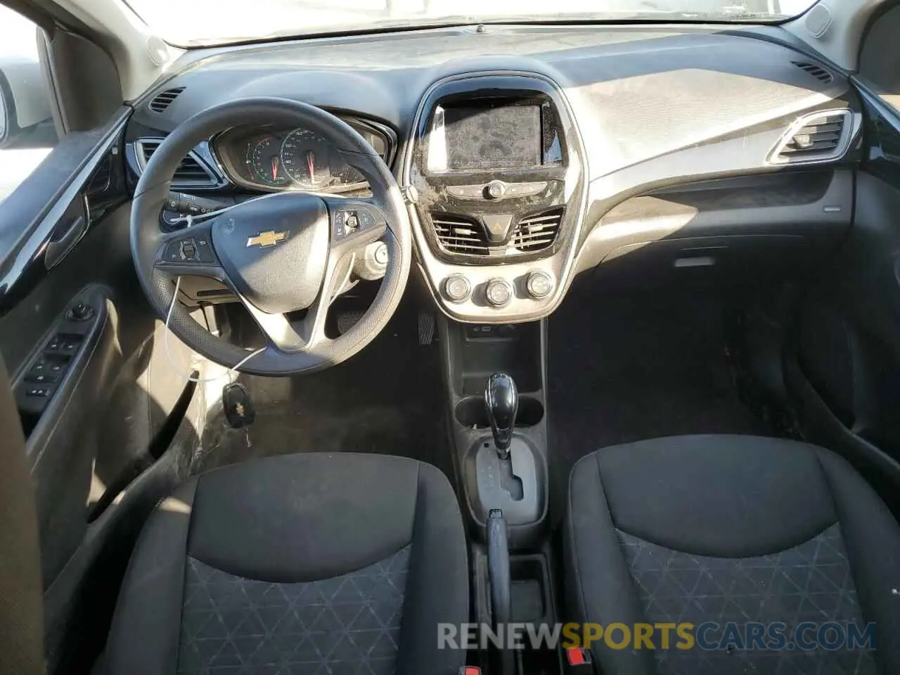 8 Photograph of a damaged car KL8CD6SA1LC451976 CHEVROLET SPARK 2020