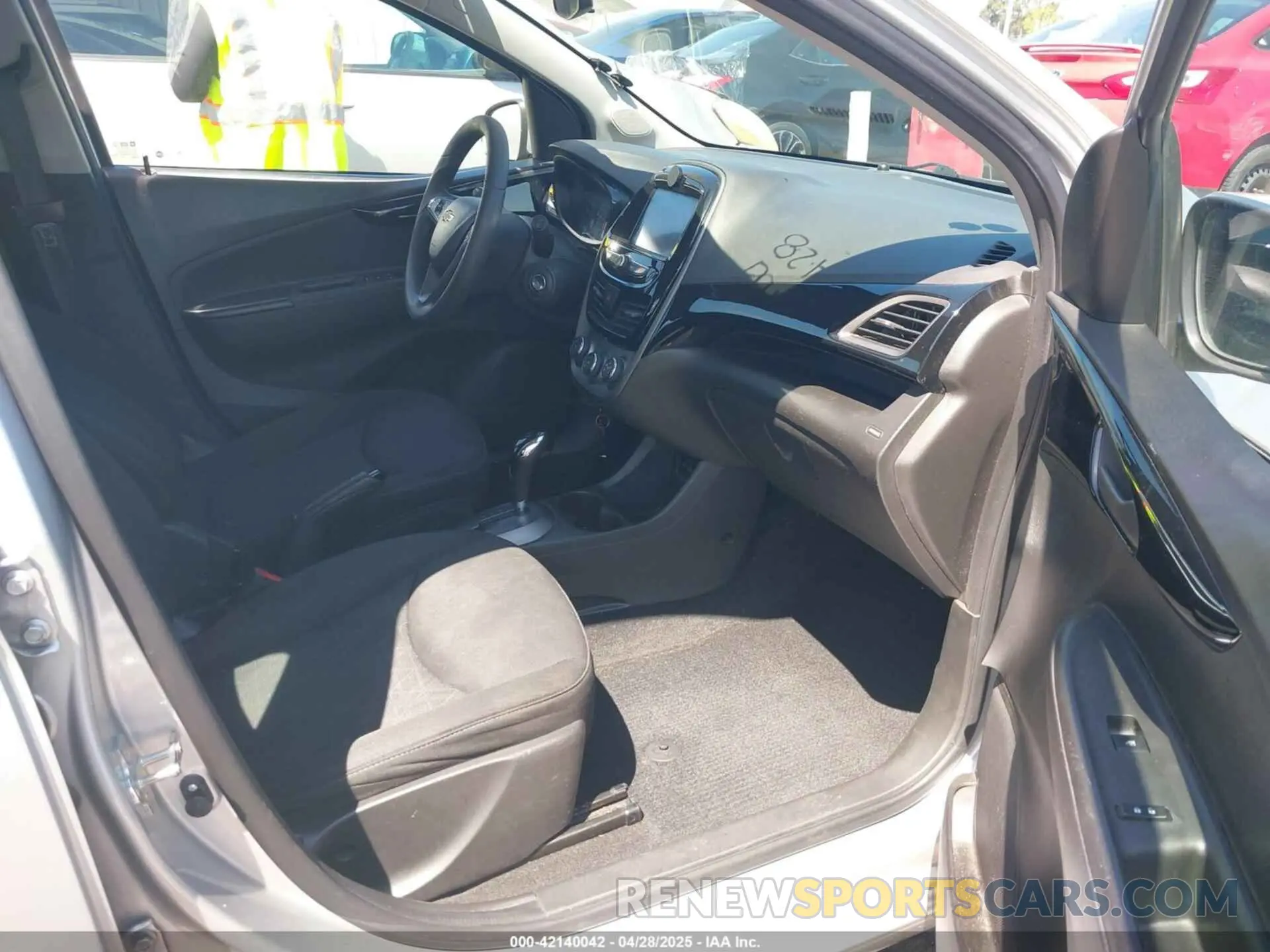 5 Photograph of a damaged car KL8CD6SA2LC432031 CHEVROLET SPARK 2020