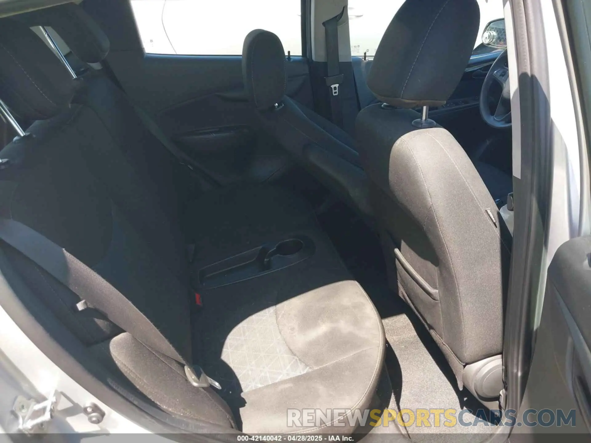 8 Photograph of a damaged car KL8CD6SA2LC432031 CHEVROLET SPARK 2020