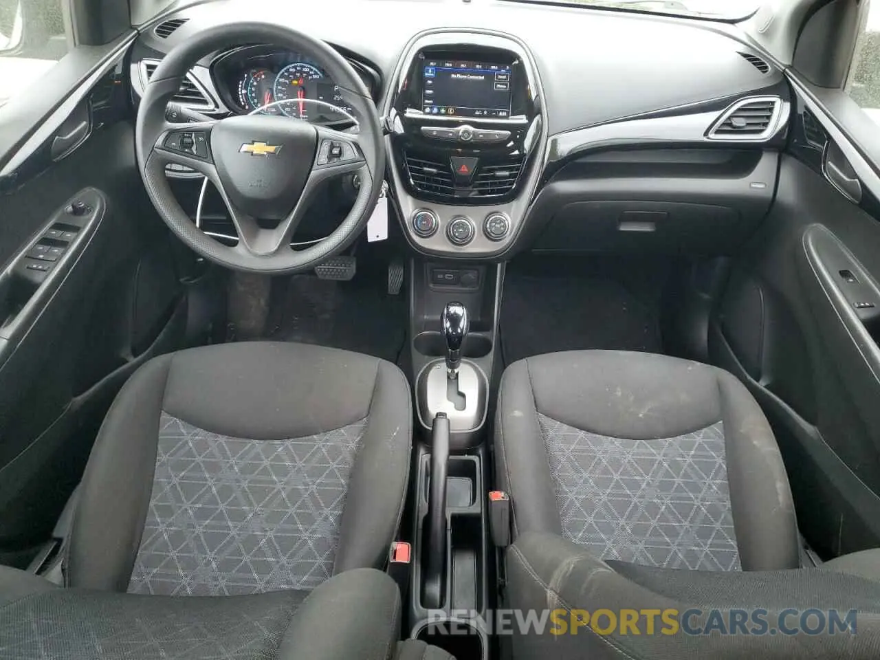 9 Photograph of a damaged car KL8CD6SA3LC408613 CHEVROLET SPARK 2020