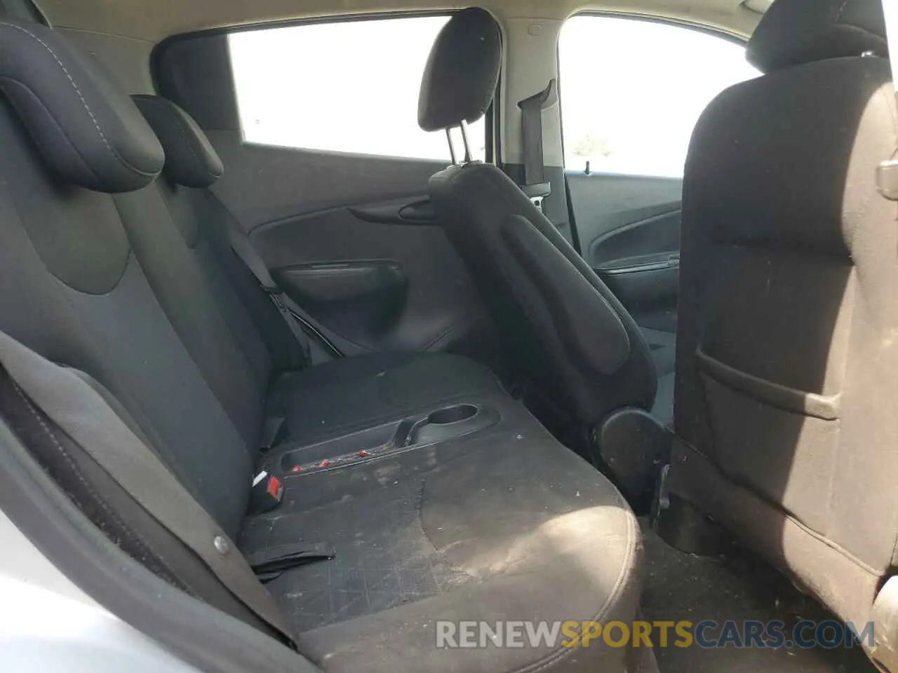 10 Photograph of a damaged car KL8CD6SA3LC439022 CHEVROLET SPARK 2020