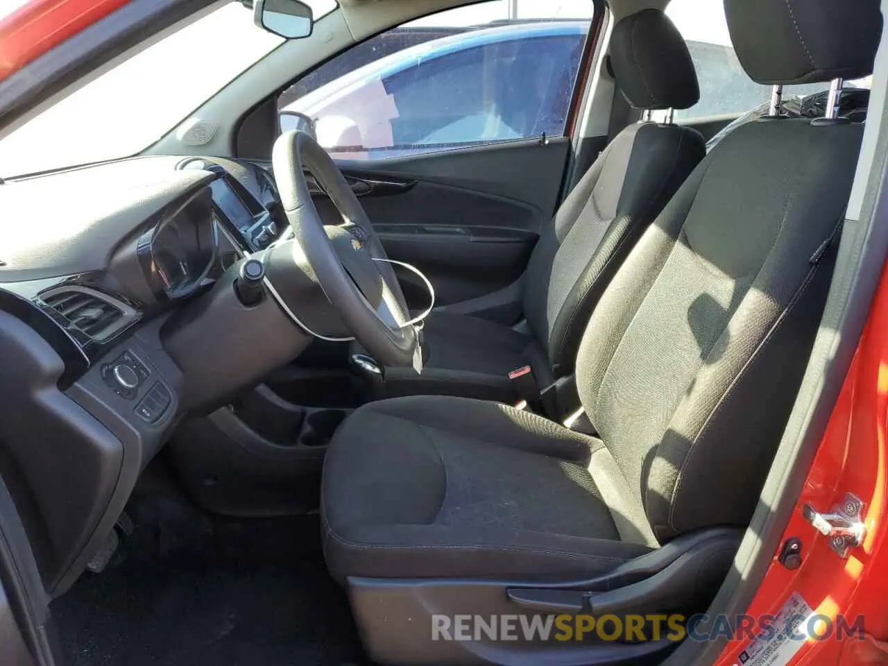 7 Photograph of a damaged car KL8CD6SA4LC408507 CHEVROLET SPARK 2020