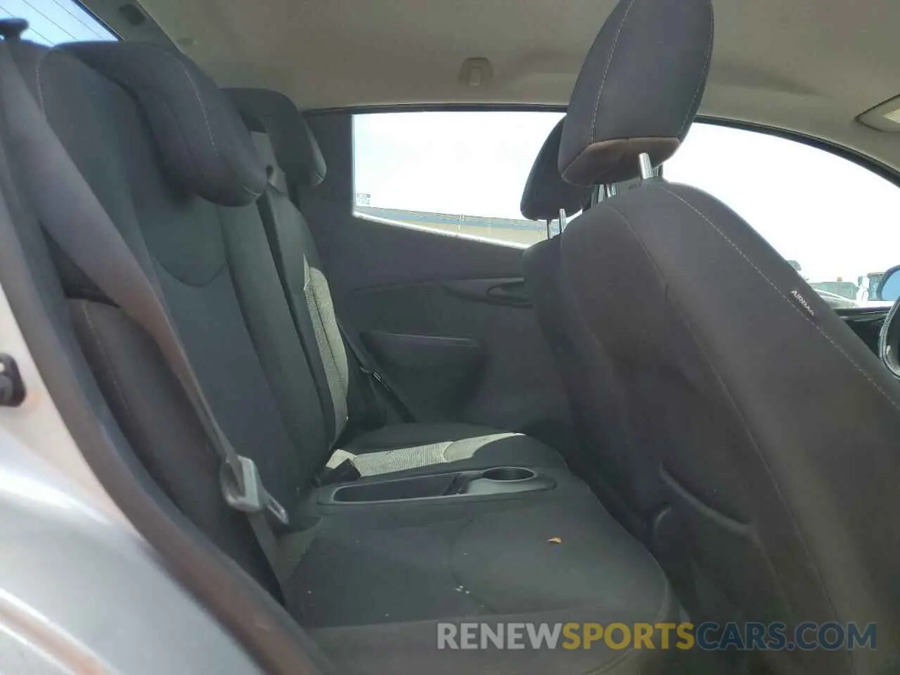 10 Photograph of a damaged car KL8CD6SA4LC428305 CHEVROLET SPARK 2020