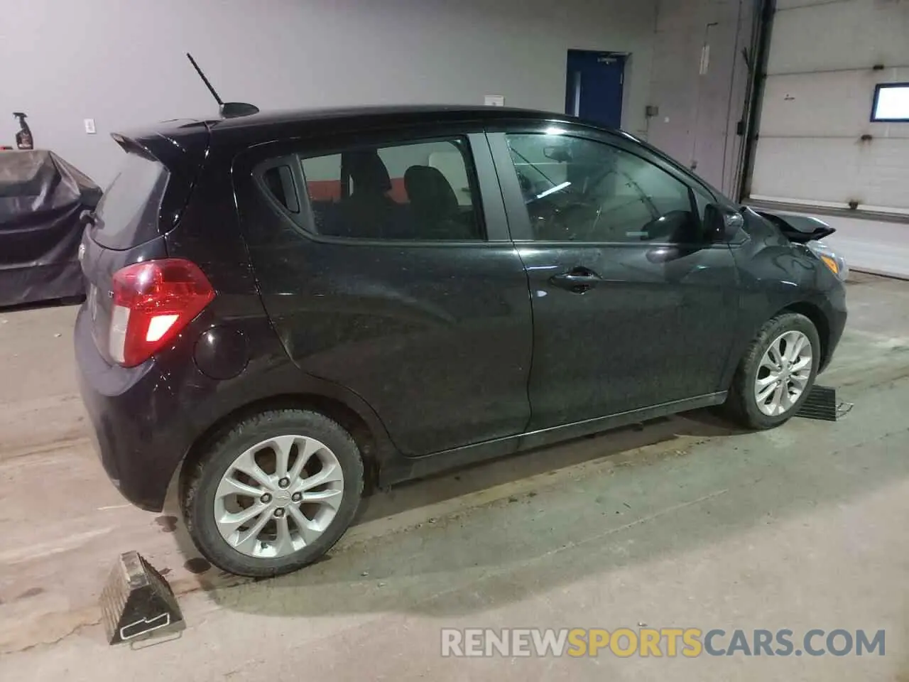 3 Photograph of a damaged car KL8CD6SA4LC471025 CHEVROLET SPARK 2020