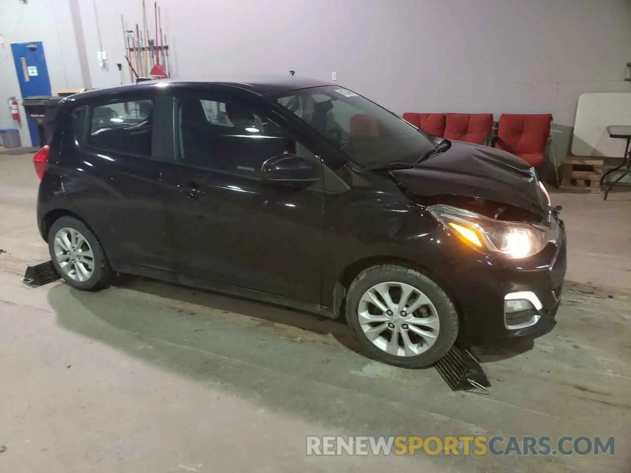 4 Photograph of a damaged car KL8CD6SA4LC471025 CHEVROLET SPARK 2020