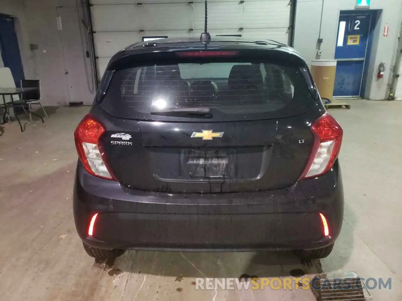 6 Photograph of a damaged car KL8CD6SA4LC471025 CHEVROLET SPARK 2020