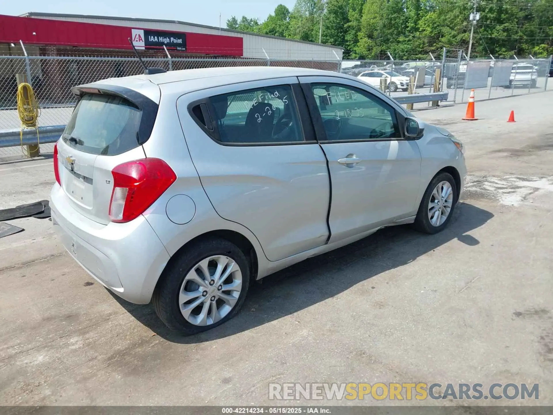 4 Photograph of a damaged car KL8CD6SA5LC415627 CHEVROLET SPARK 2020