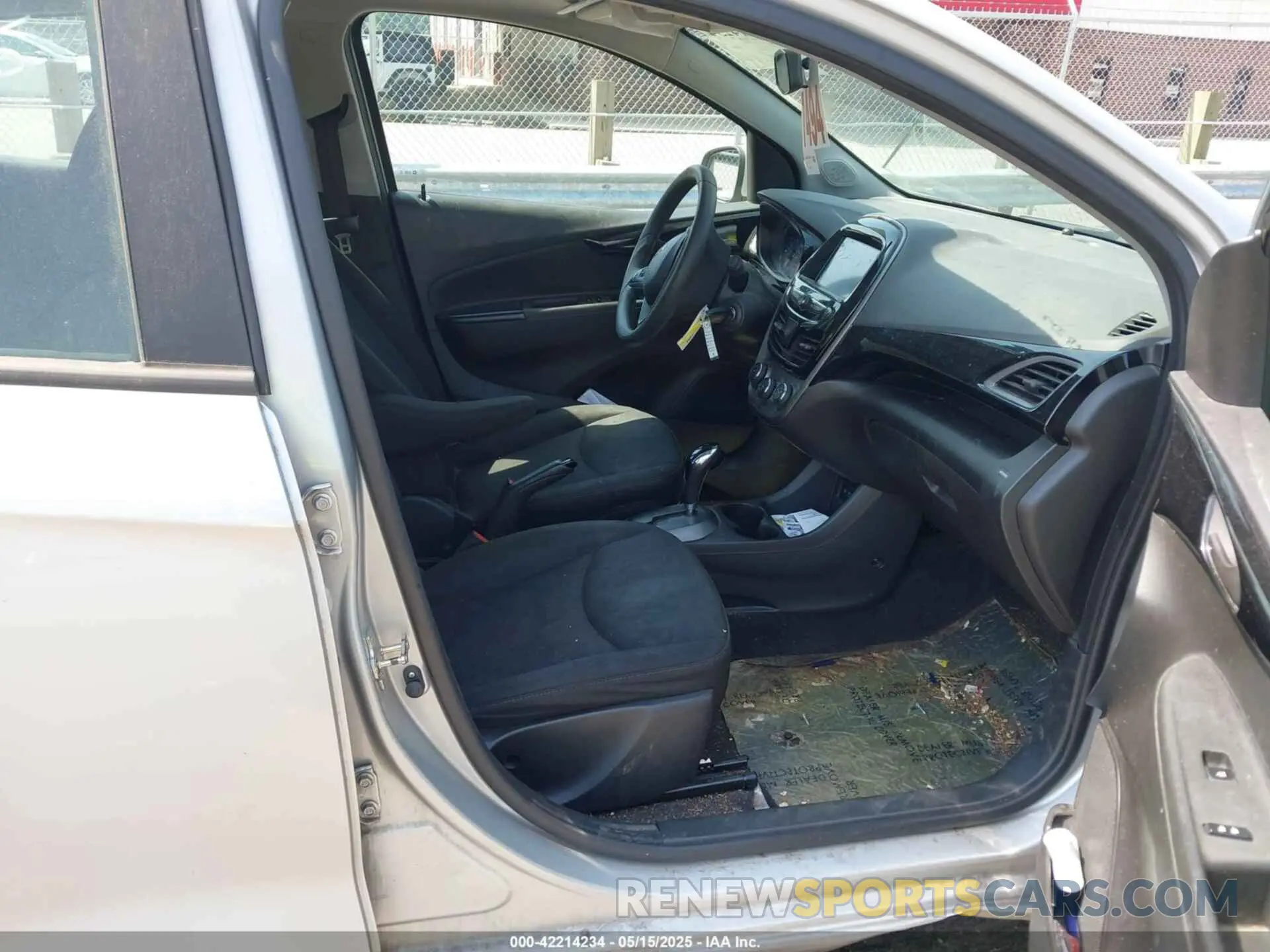 5 Photograph of a damaged car KL8CD6SA5LC415627 CHEVROLET SPARK 2020