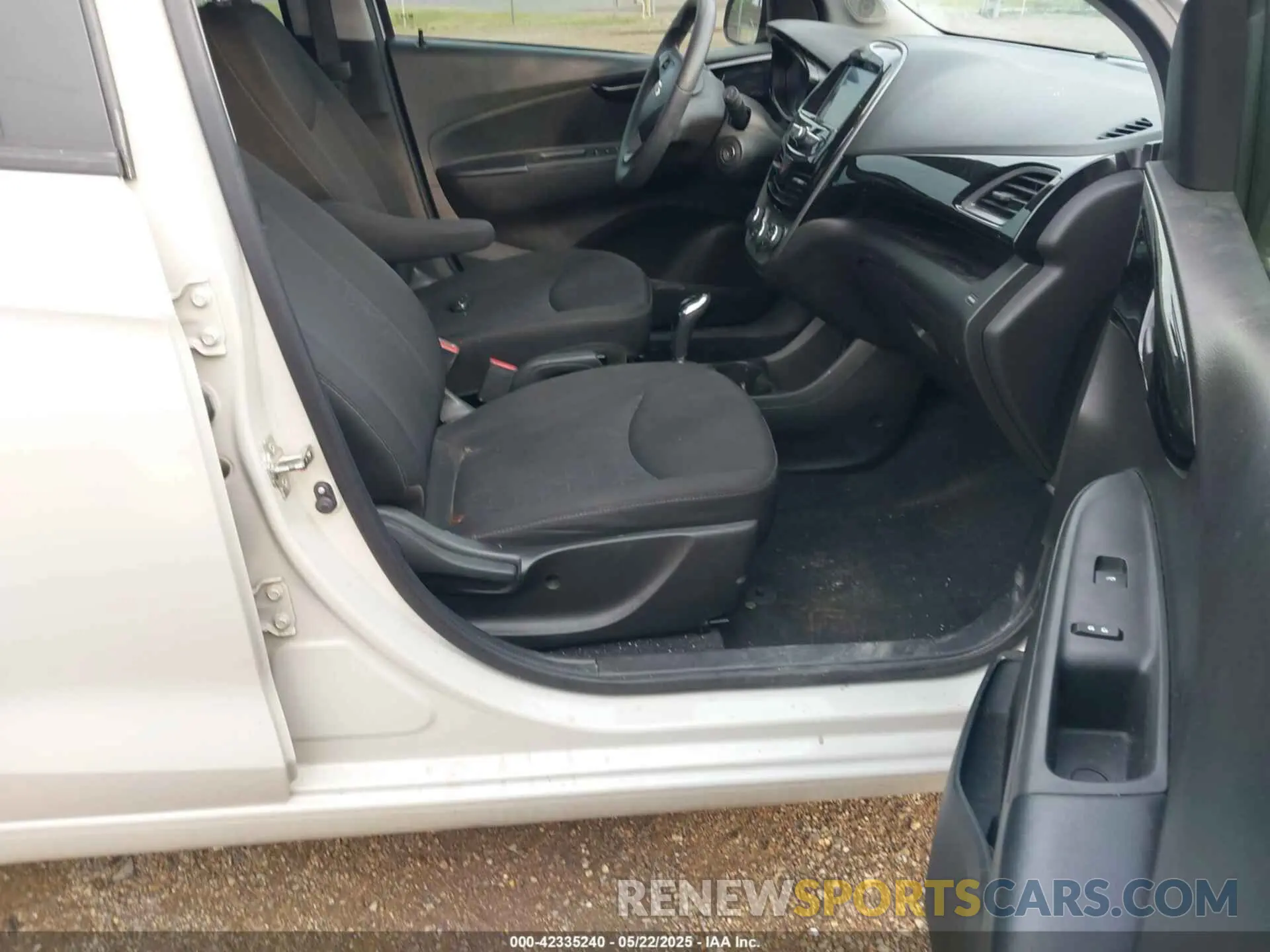 5 Photograph of a damaged car KL8CD6SA5LC445078 CHEVROLET SPARK 2020