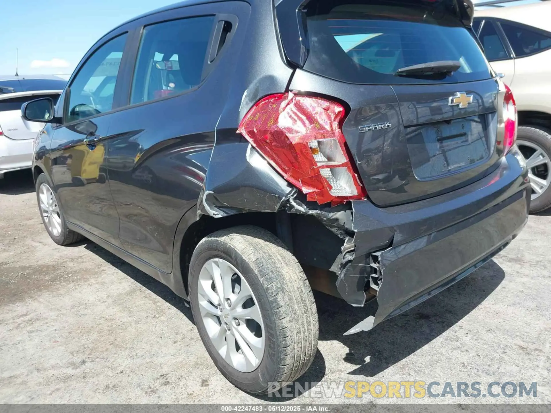 6 Photograph of a damaged car KL8CD6SA5LC475228 CHEVROLET SPARK 2020