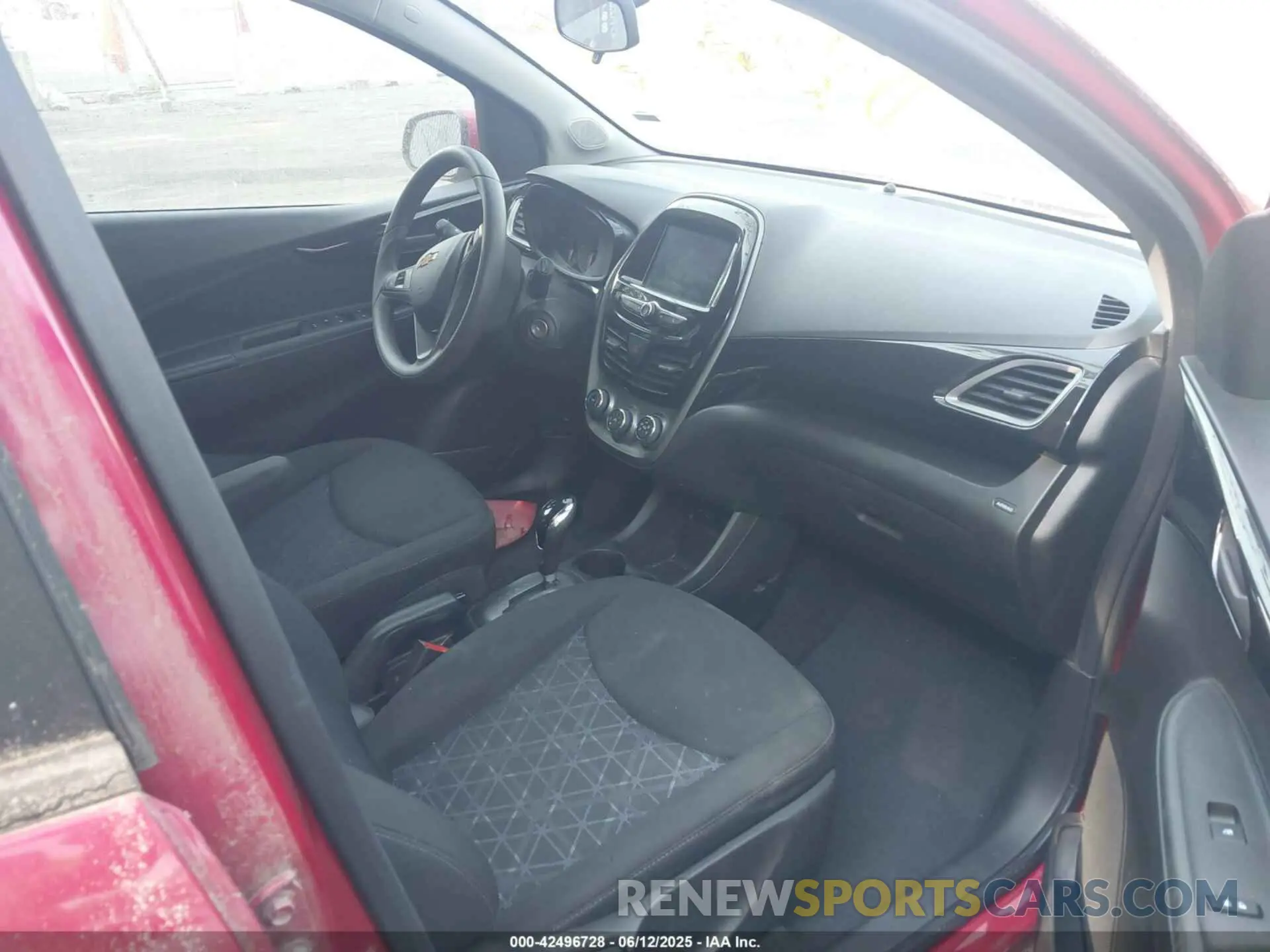5 Photograph of a damaged car KL8CD6SA6LC417340 CHEVROLET SPARK 2020