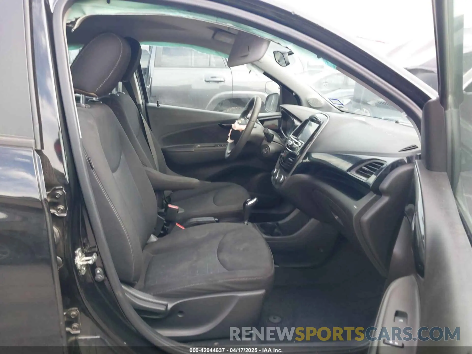5 Photograph of a damaged car KL8CD6SA7LC417749 CHEVROLET SPARK 2020
