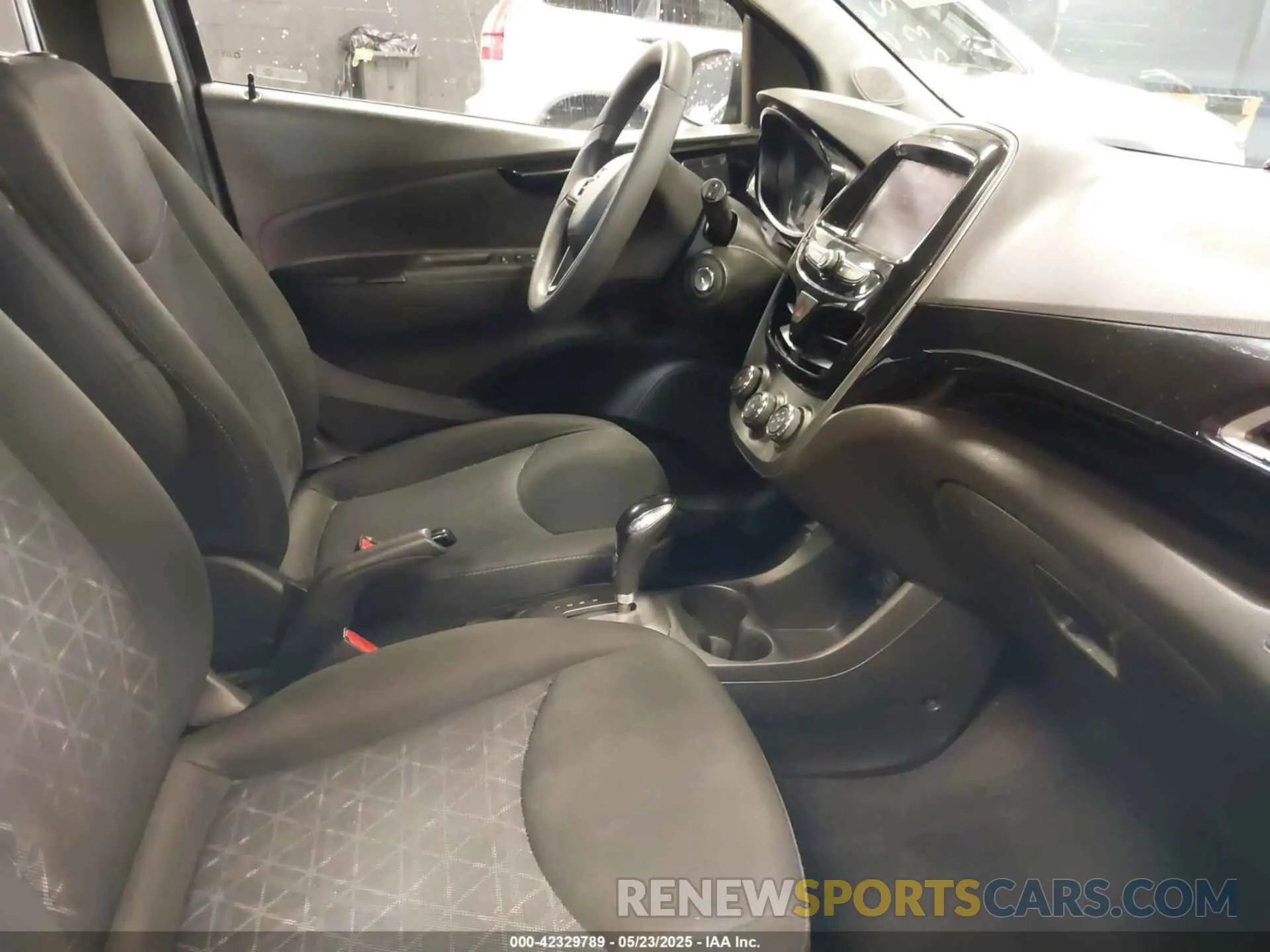 5 Photograph of a damaged car KL8CD6SA7LC478325 CHEVROLET SPARK 2020