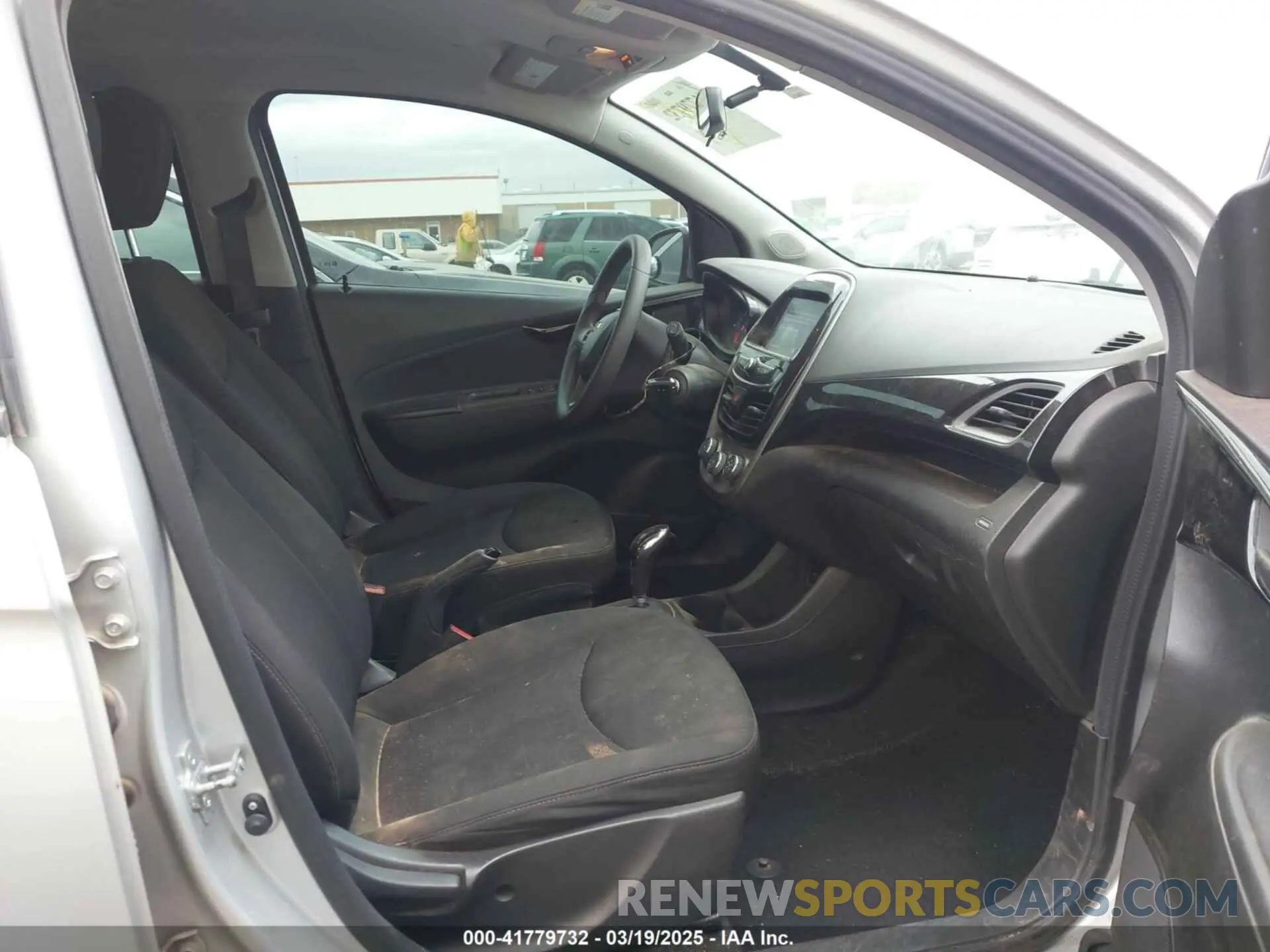 5 Photograph of a damaged car KL8CD6SA8LC449206 CHEVROLET SPARK 2020