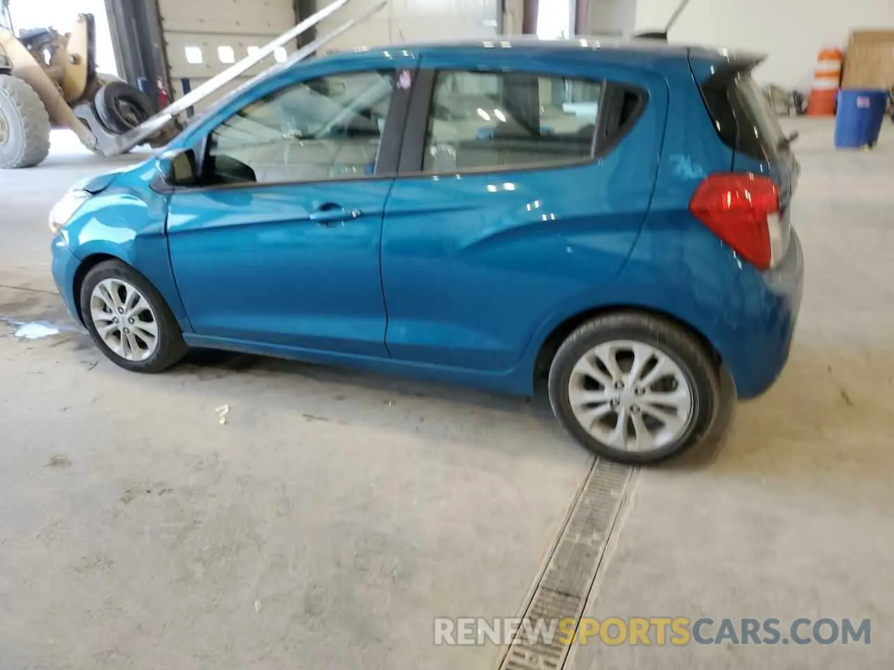 2 Photograph of a damaged car KL8CD6SA8LC450873 CHEVROLET SPARK 2020