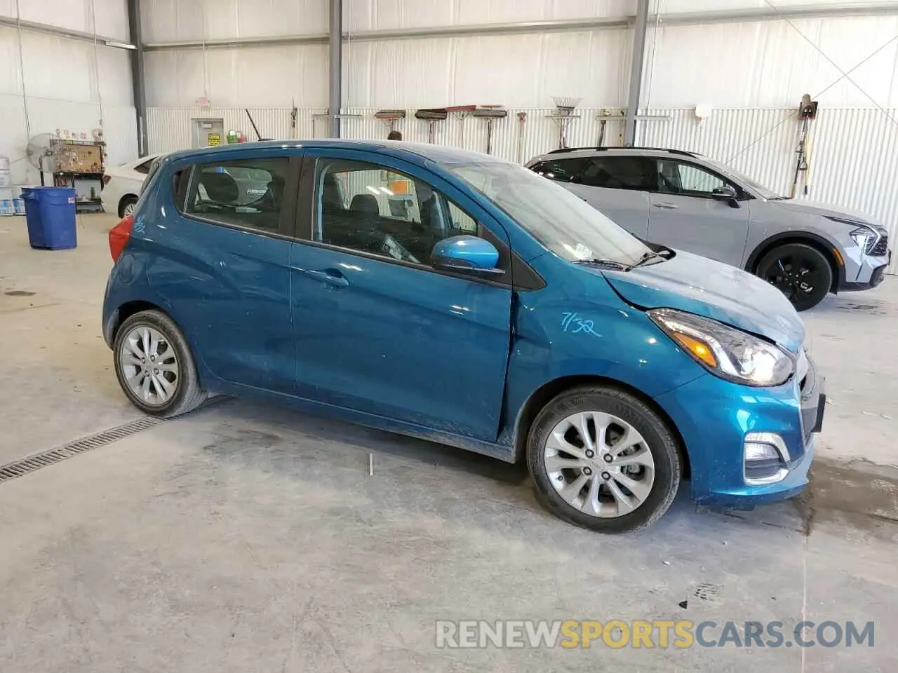 4 Photograph of a damaged car KL8CD6SA8LC450873 CHEVROLET SPARK 2020