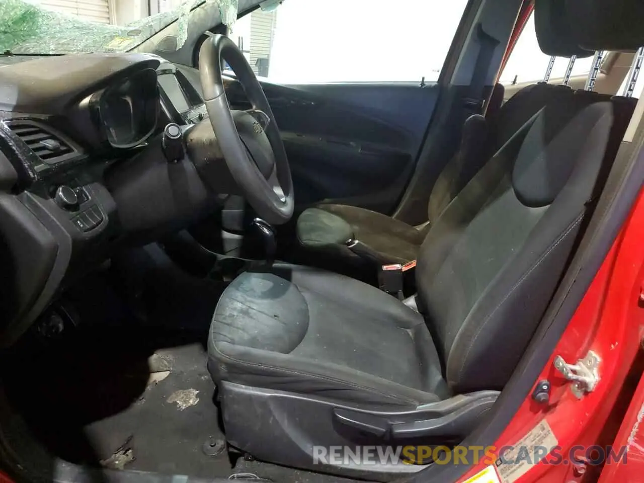 7 Photograph of a damaged car KL8CD6SA9LC429899 CHEVROLET SPARK 2020