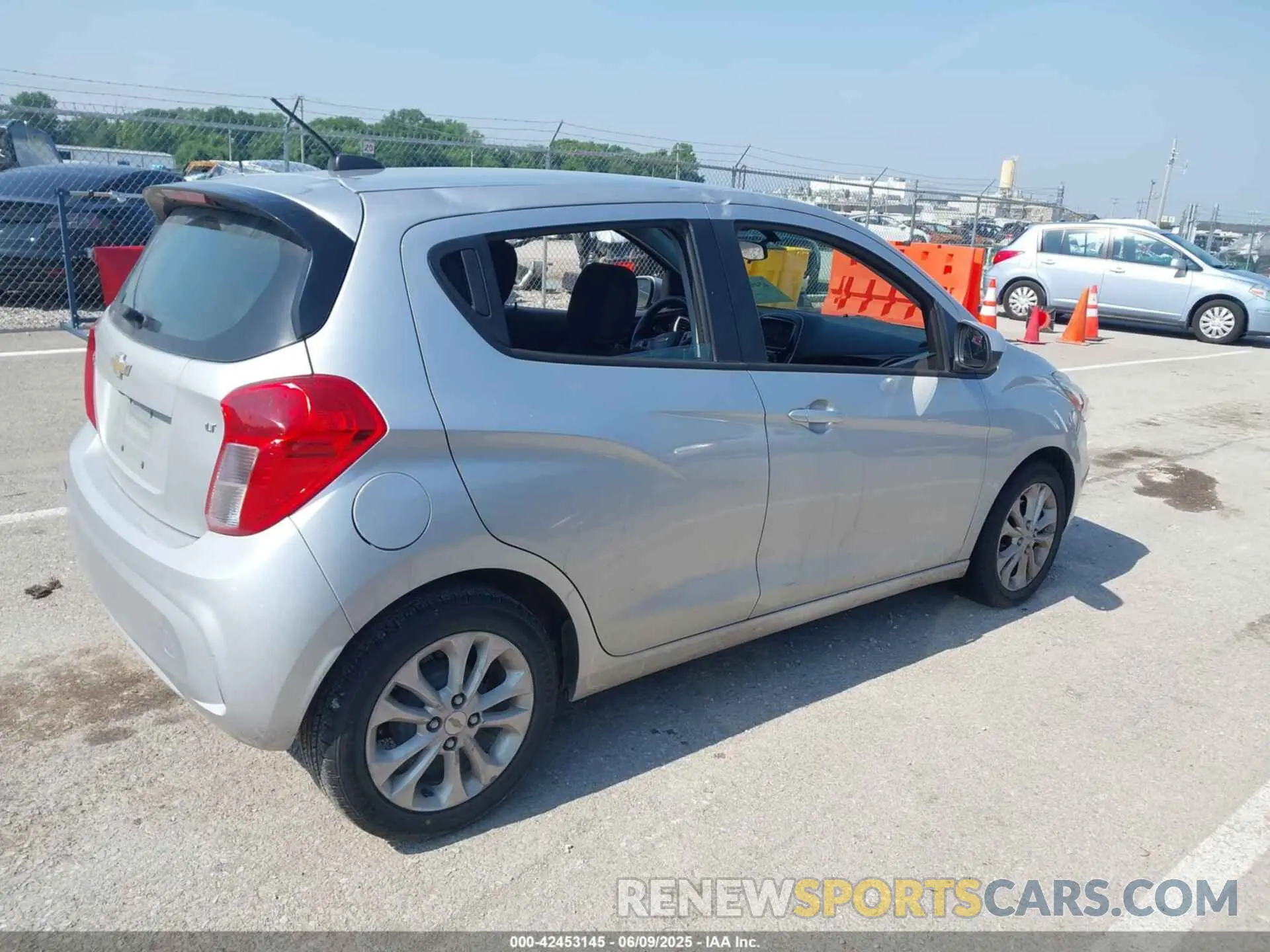 4 Photograph of a damaged car KL8CD6SA9LC450946 CHEVROLET SPARK 2020