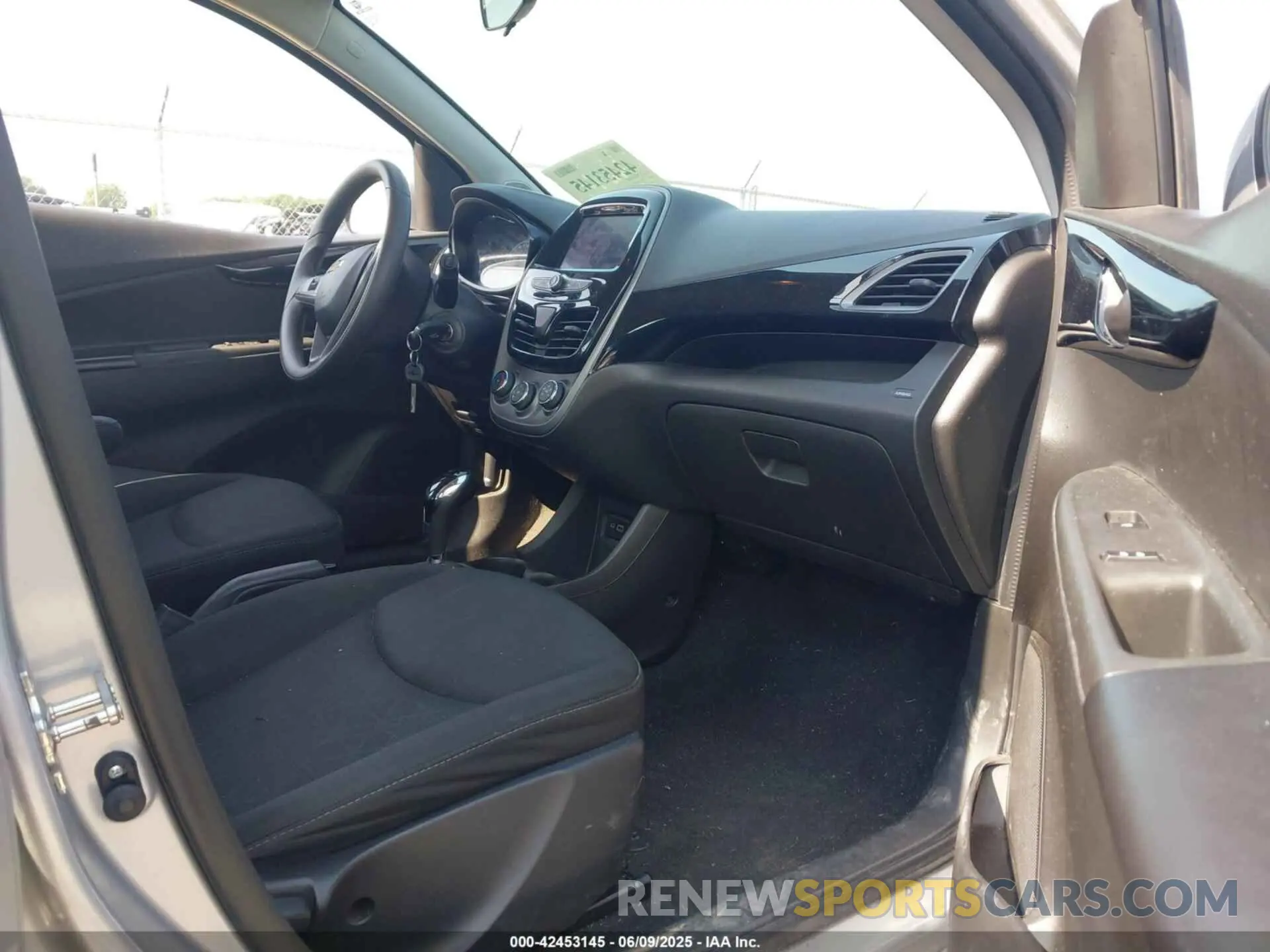 5 Photograph of a damaged car KL8CD6SA9LC450946 CHEVROLET SPARK 2020