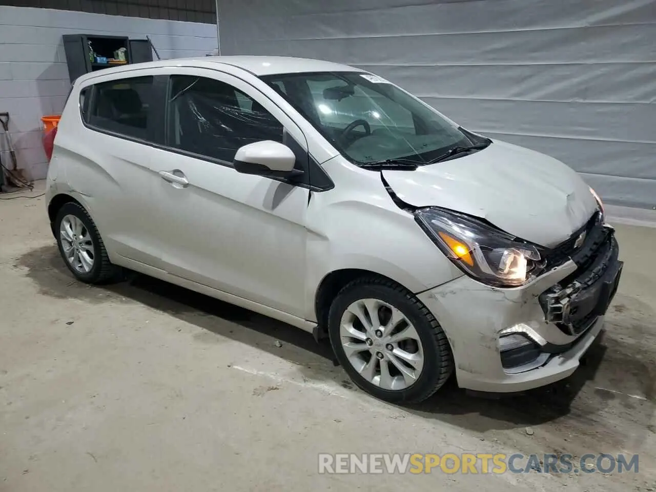 4 Photograph of a damaged car KL8CD6SA9LC465088 CHEVROLET SPARK 2020
