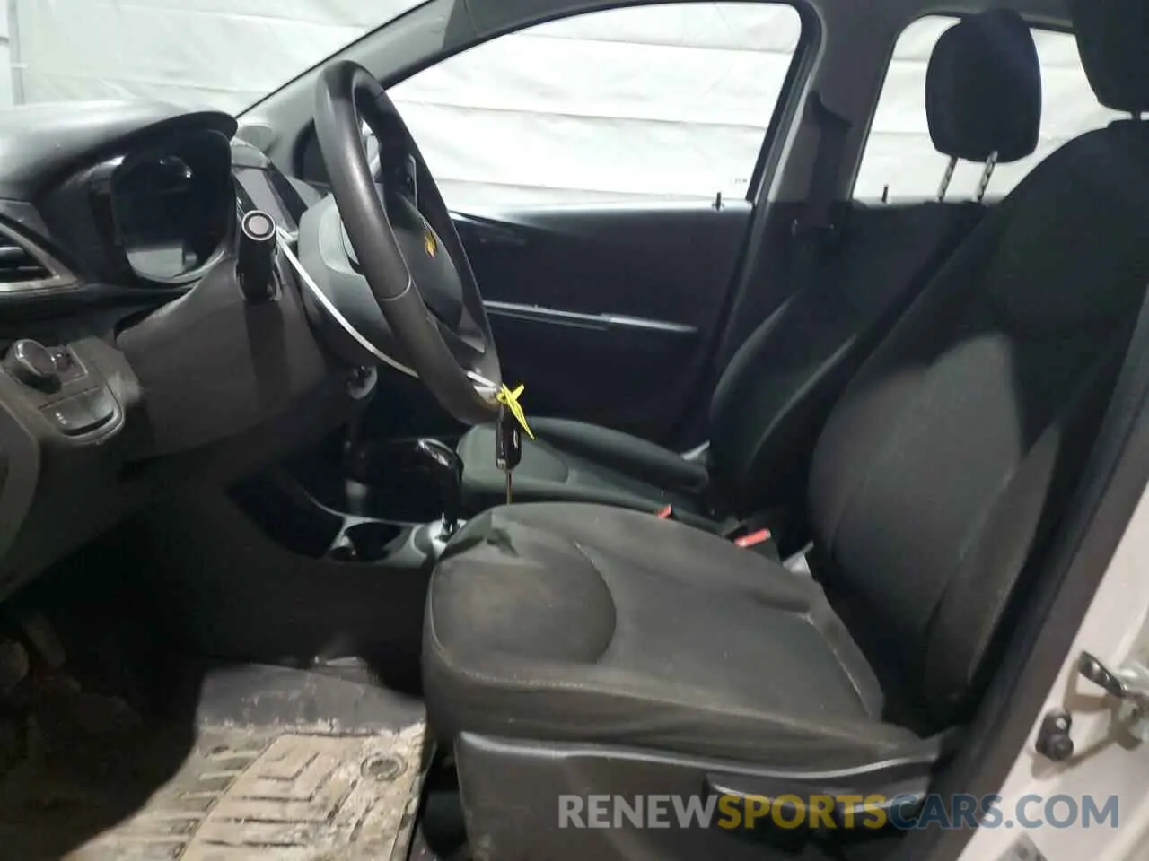 7 Photograph of a damaged car KL8CD6SA9LC465088 CHEVROLET SPARK 2020