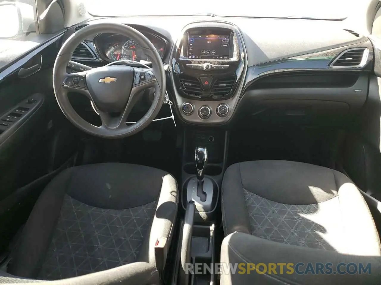 8 Photograph of a damaged car KL8CD6SAXLC428339 CHEVROLET SPARK 2020