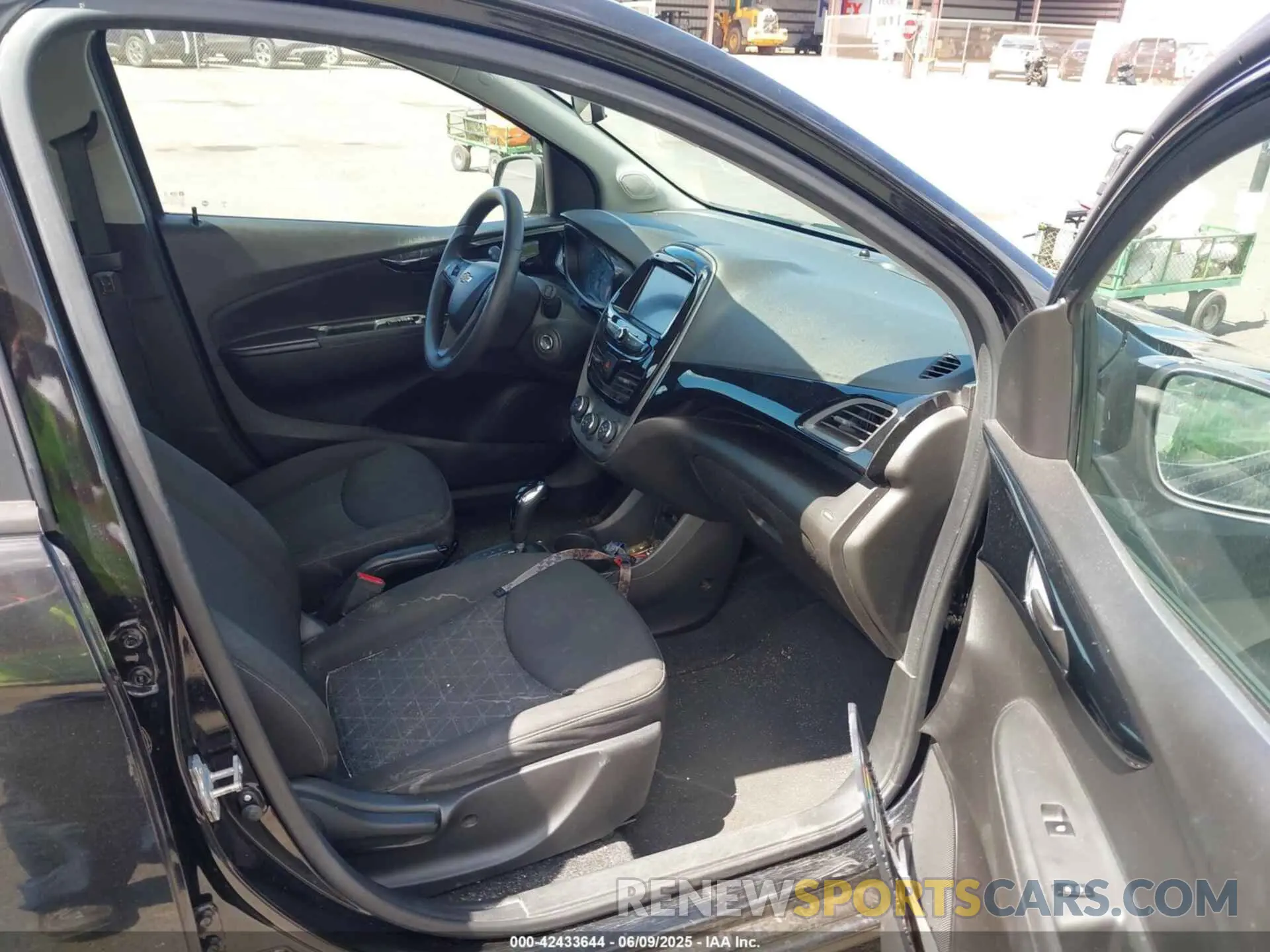 5 Photograph of a damaged car KL8CD6SAXLC428826 CHEVROLET SPARK 2020