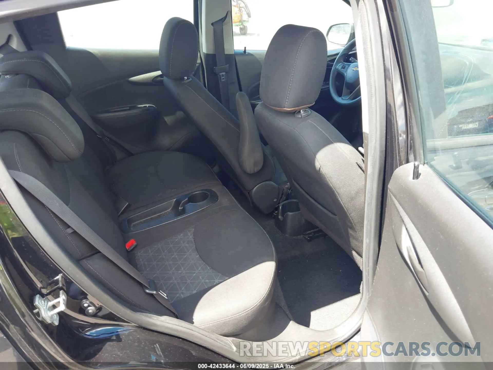 8 Photograph of a damaged car KL8CD6SAXLC428826 CHEVROLET SPARK 2020
