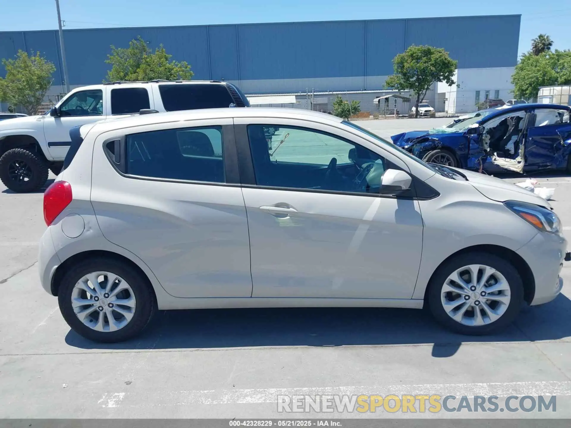 12 Photograph of a damaged car KL8CD6SAXLC430608 CHEVROLET SPARK 2020