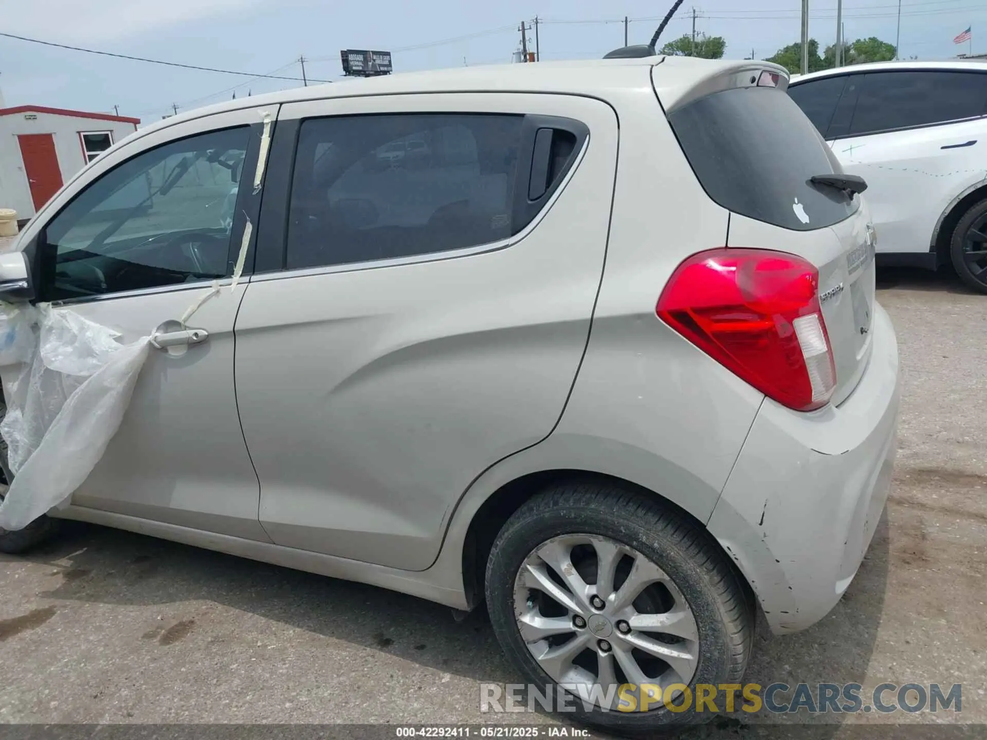 3 Photograph of a damaged car KL8CM6DA2LC473899 CHEVROLET SPARK 2020